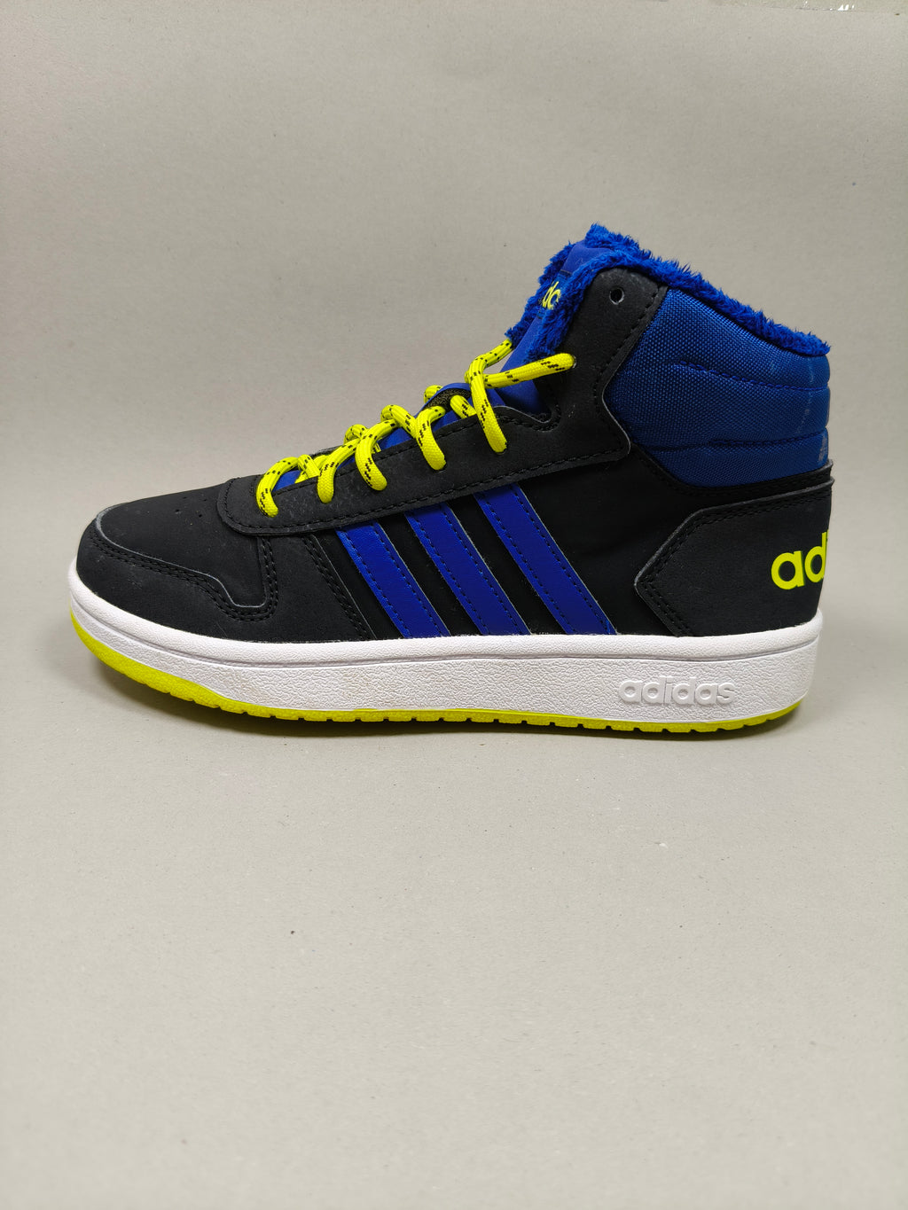 Adidas Neo Hoops . Size : EUR  34 | Excellent+