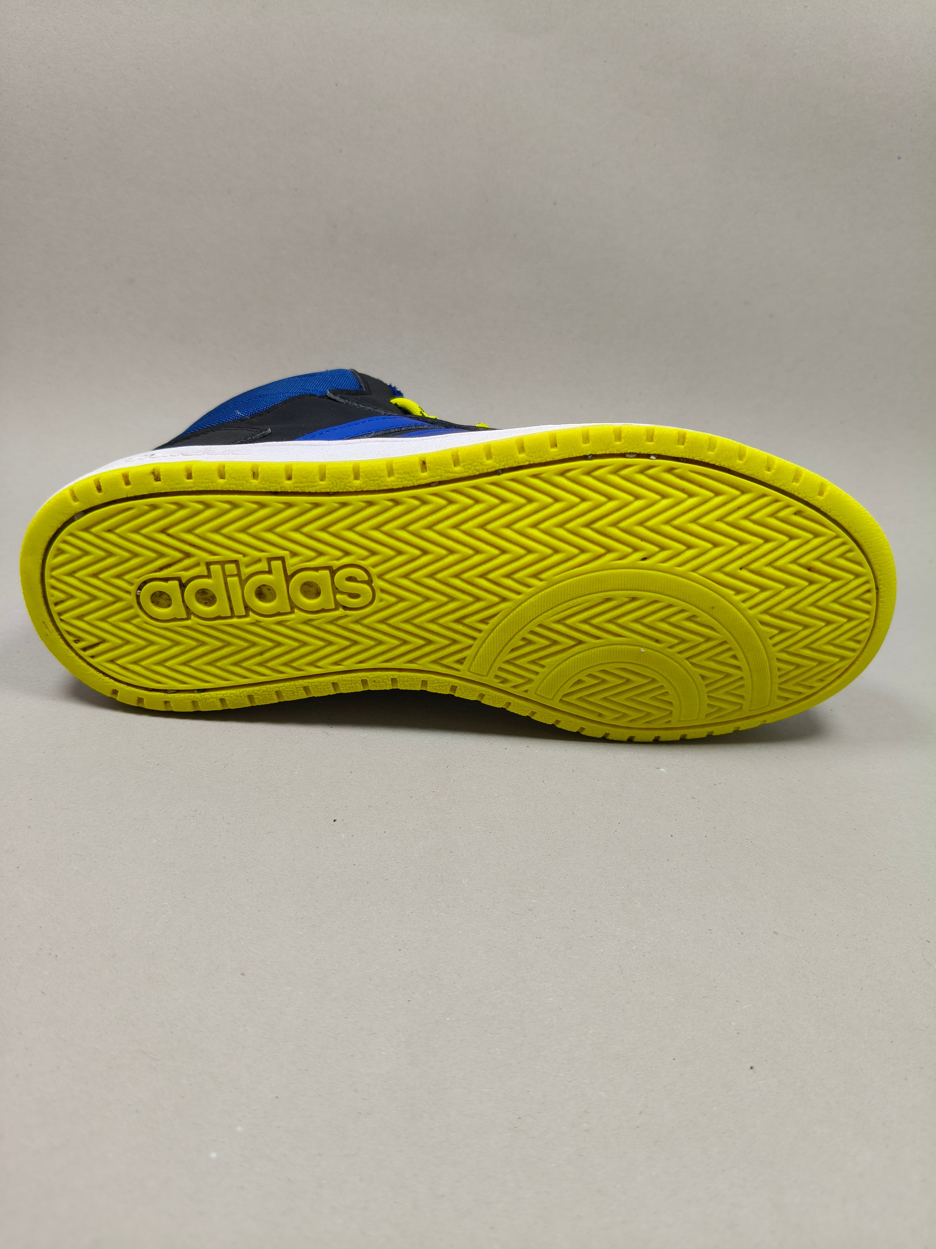 Adidas Neo Hoops . Size : EUR  34 | Excellent+