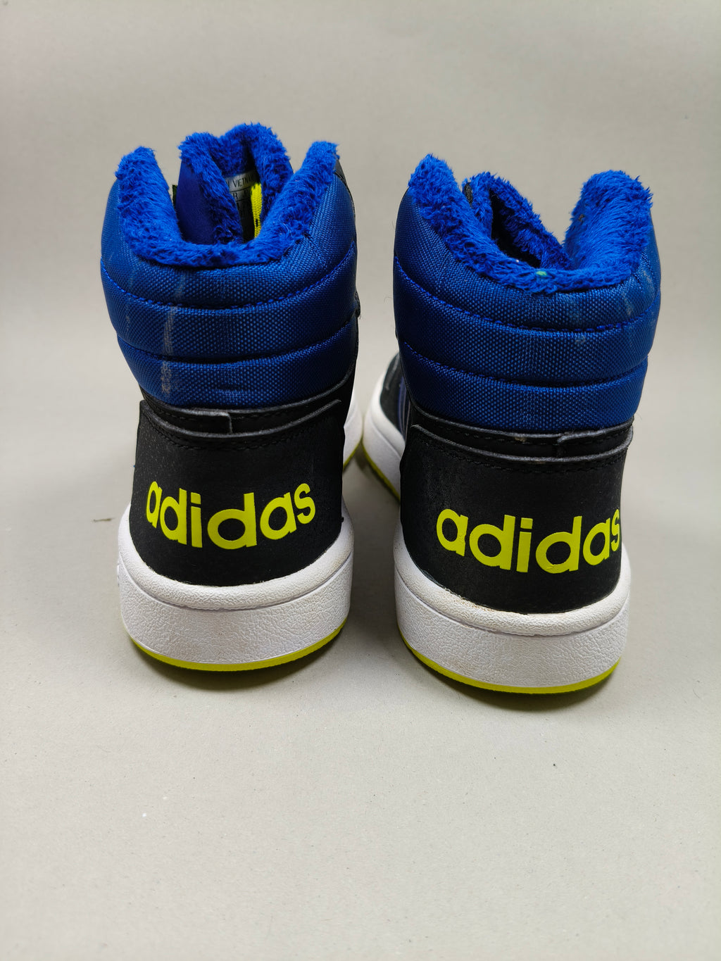 Adidas Neo Hoops . Size : EUR  34 | Excellent+