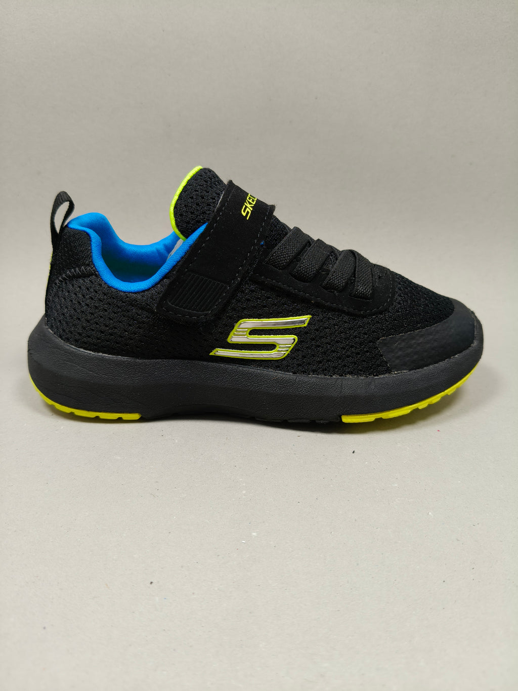 Skechers Dynamic Tread . Size : EUR  28 | Premium