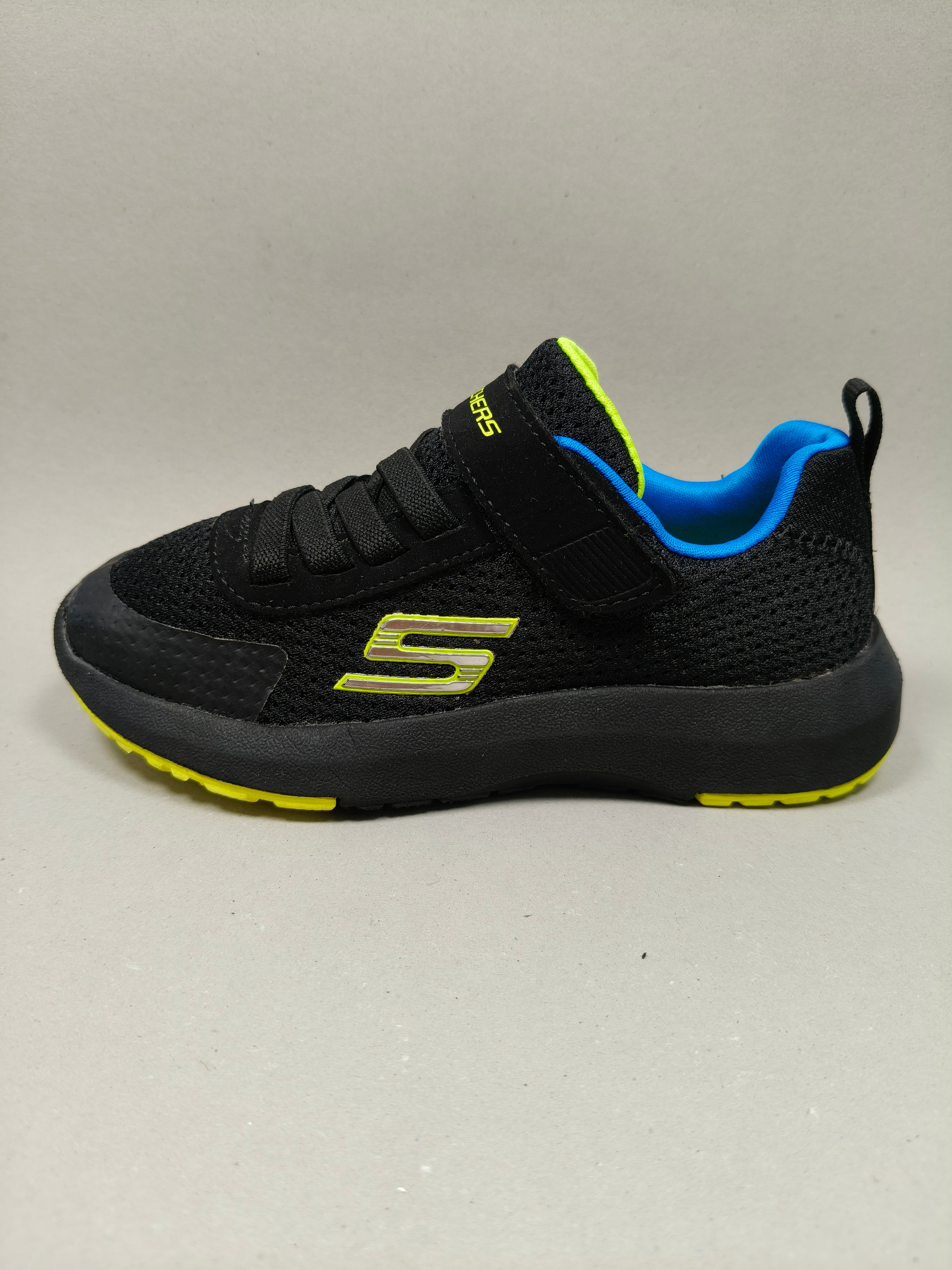 Skechers Dynamic Tread . Size : EUR  28 | Premium