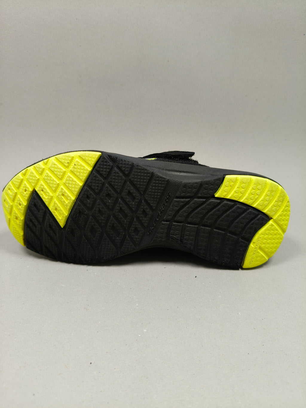 Skechers Dynamic Tread . Size : EUR  28 | Premium