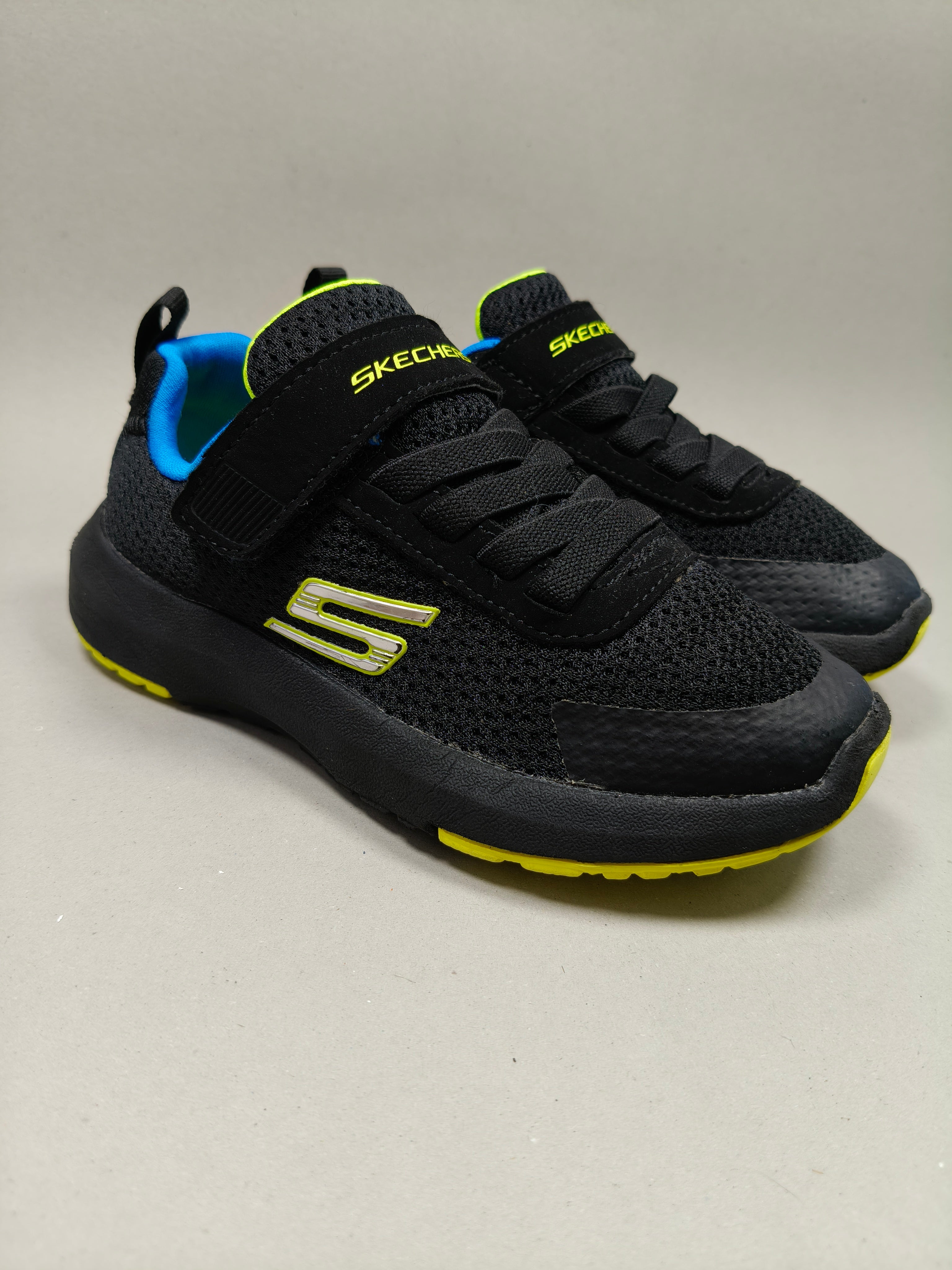 Skechers Dynamic Tread . Size : EUR  28 | Premium