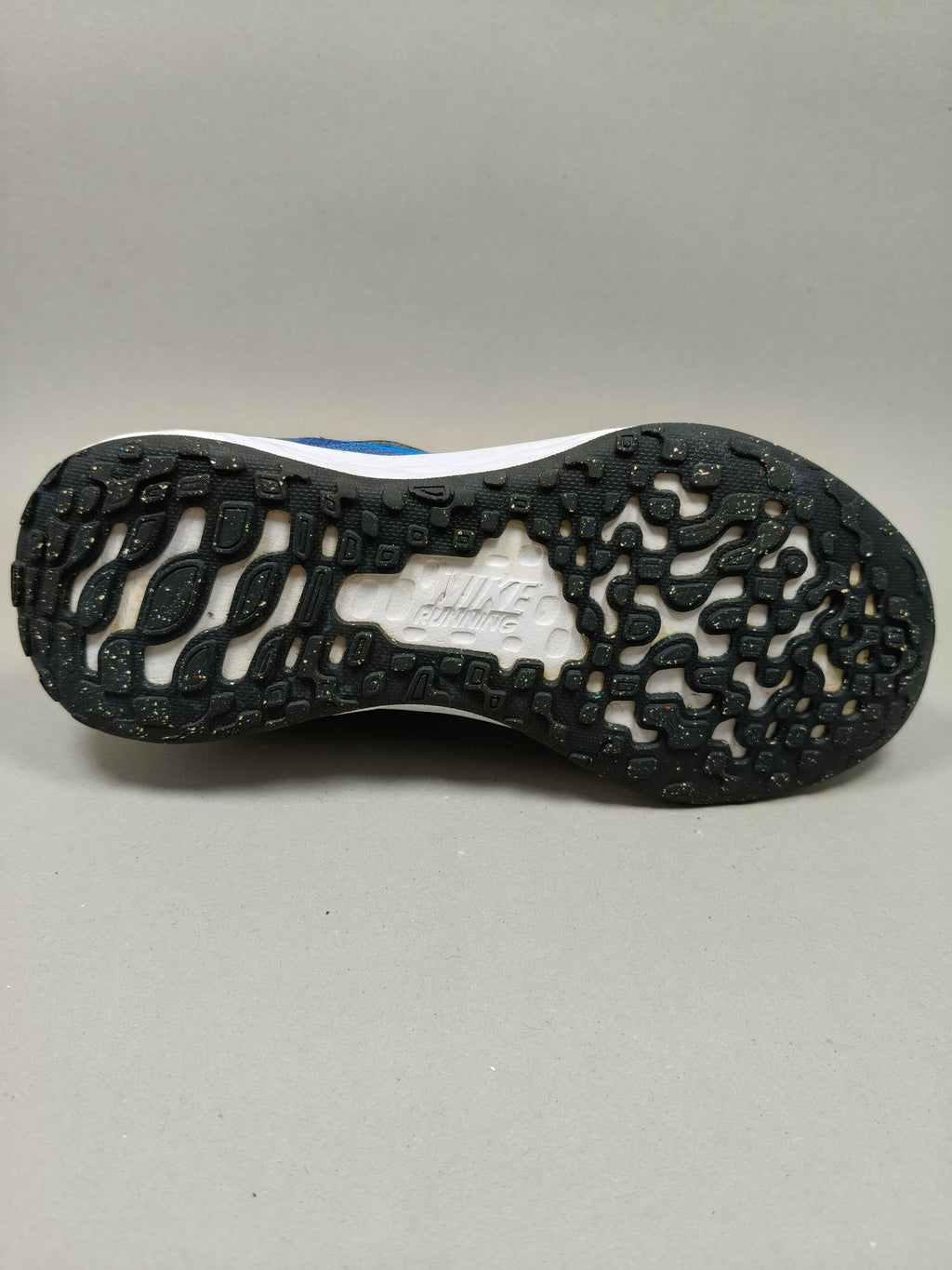 Nike Revolution . Size : EUR  33 | Premium