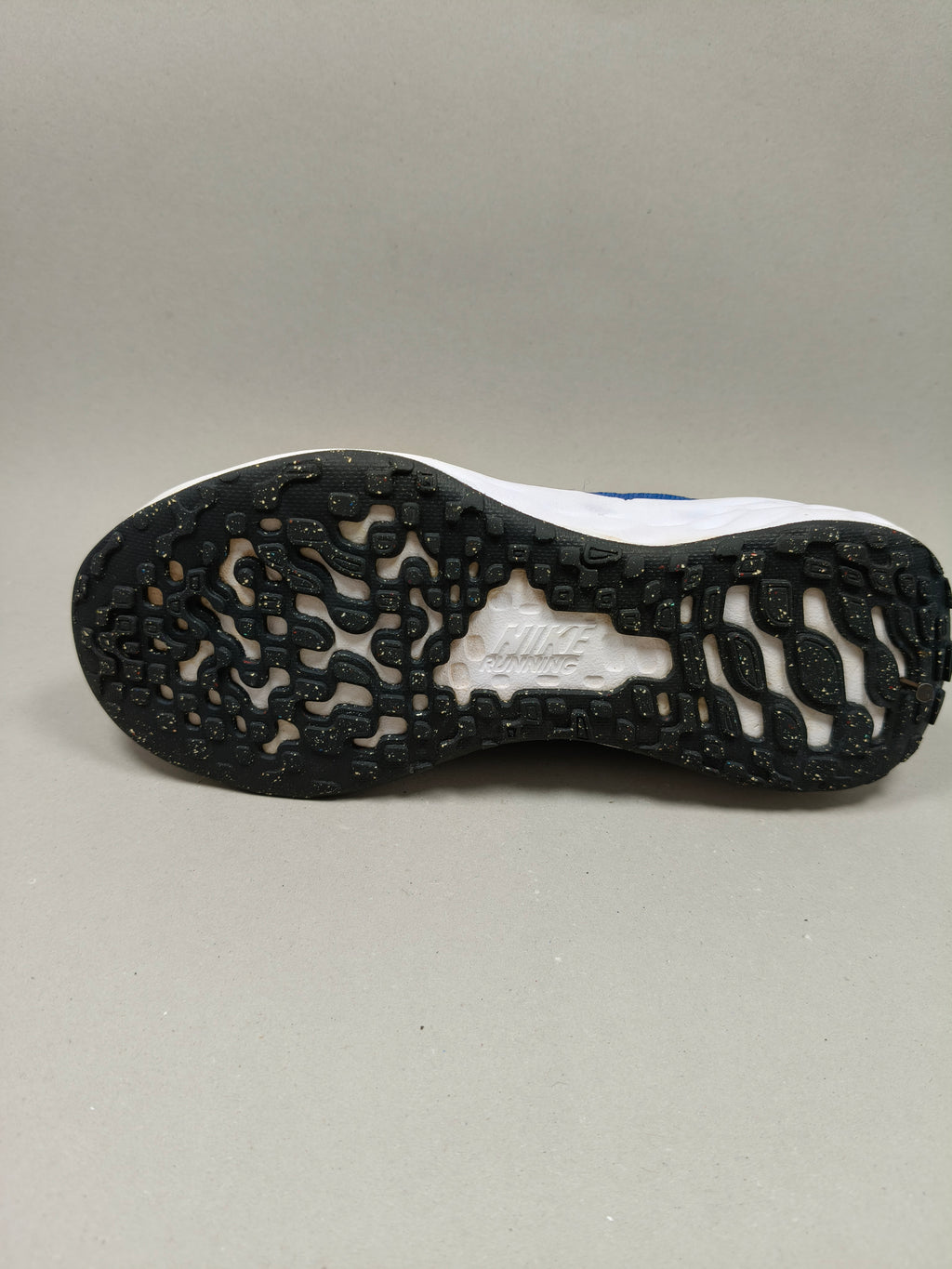 Nike Revolution . Size : EUR  33 | Premium