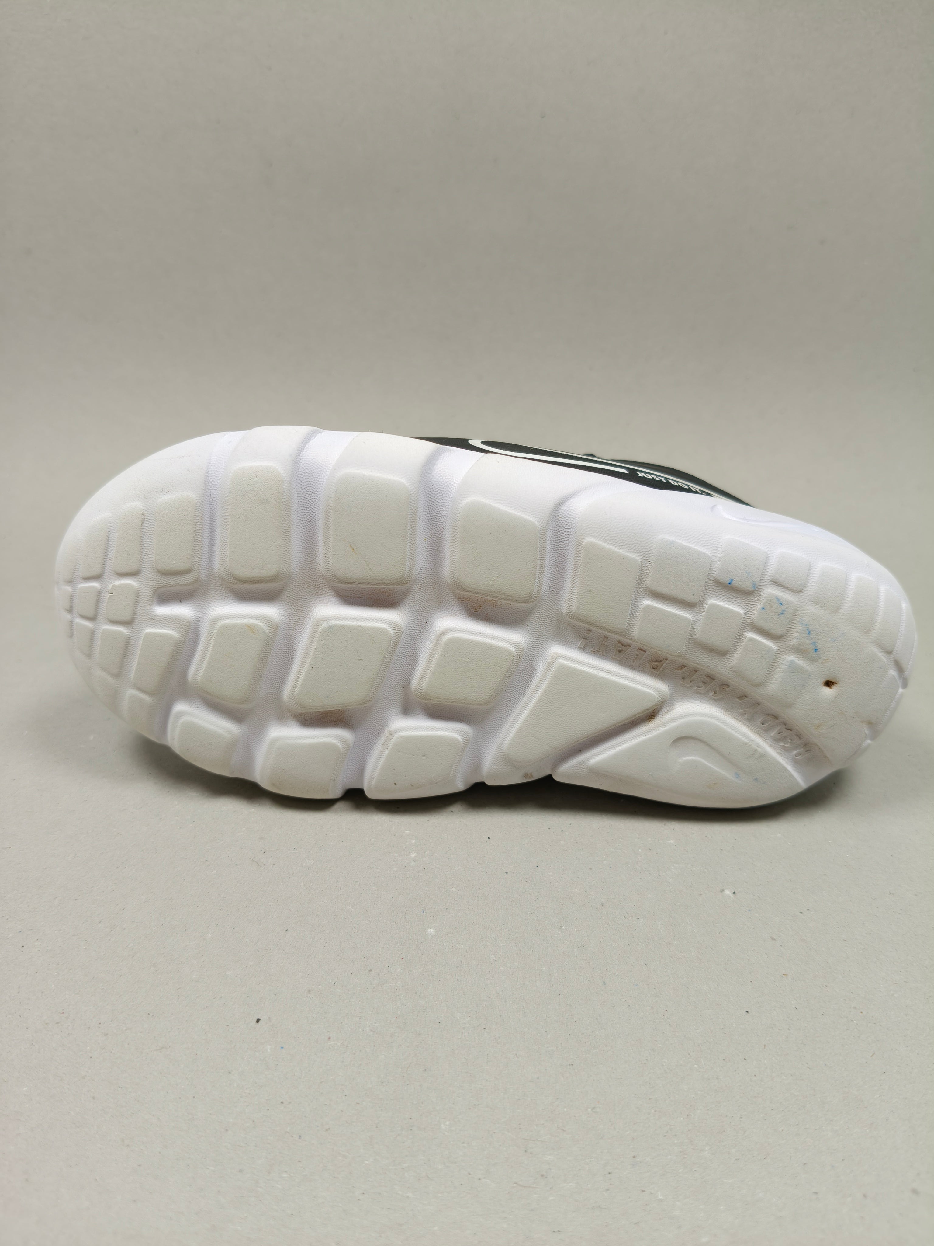 Nike Flex Runner 2 . Size : EUR  26 | Excellent