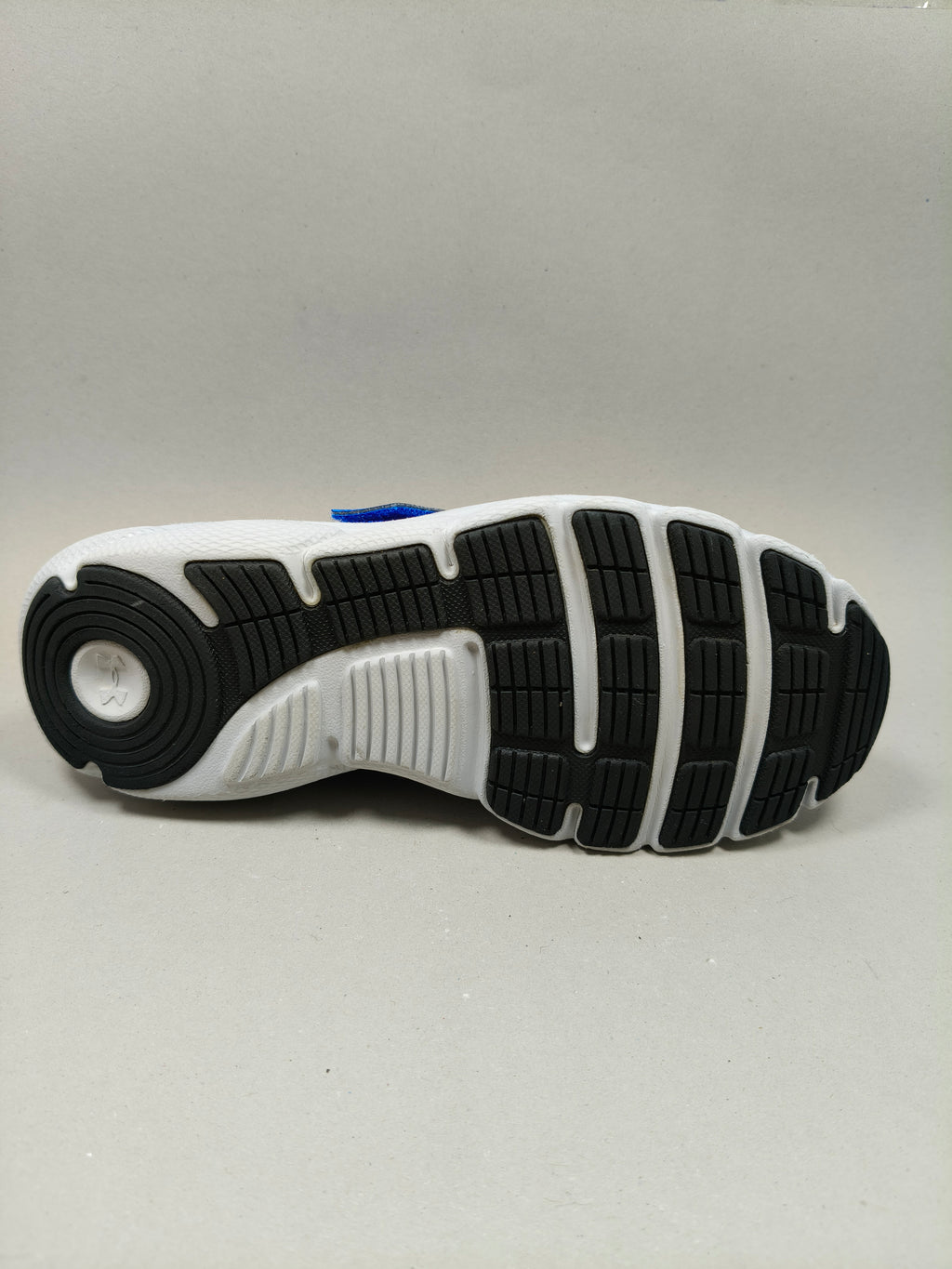 Under Armour Asert . Size : EUR  33 | Premium