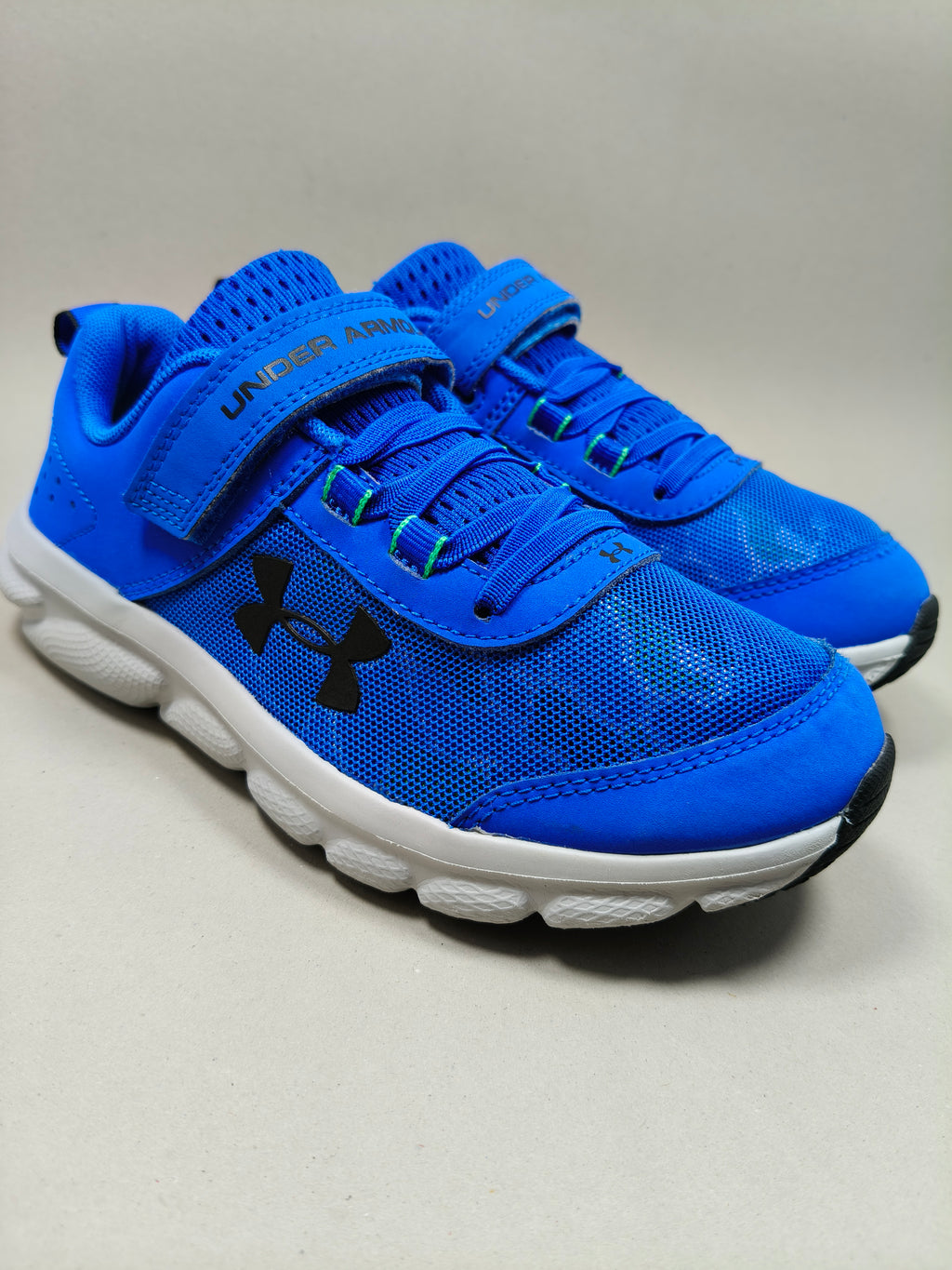 Under Armour Asert . Size : EUR  33 | Premium