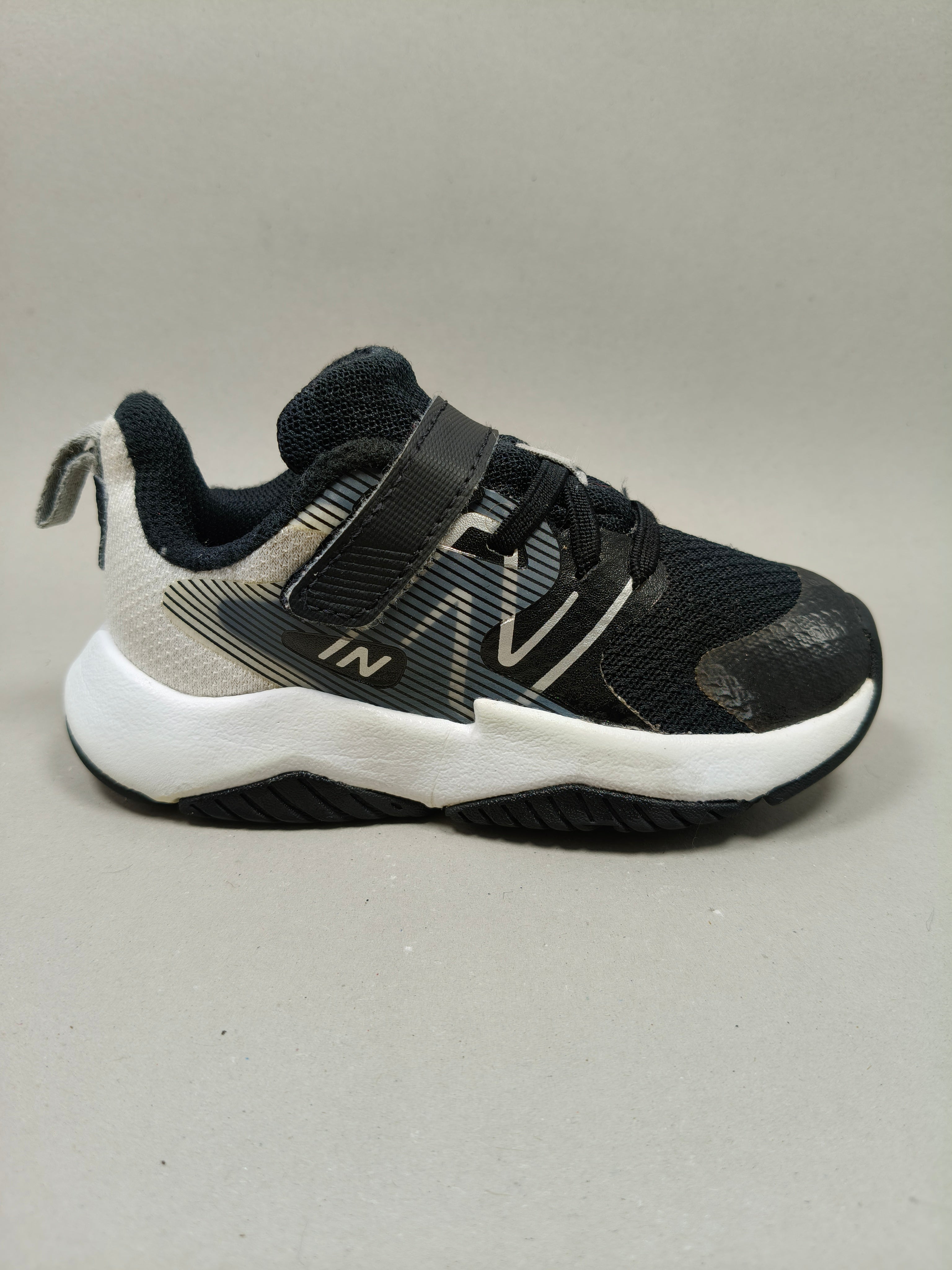 New Balance infant Rave . Size : EUR  26 | Excellent