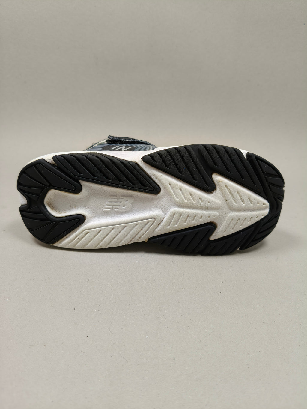 New Balance infant Rave . Size : EUR  26 | Excellent