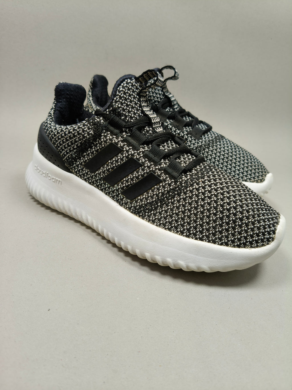 Adidas Cloud Foam . Size : EUR  32 | Excellent+