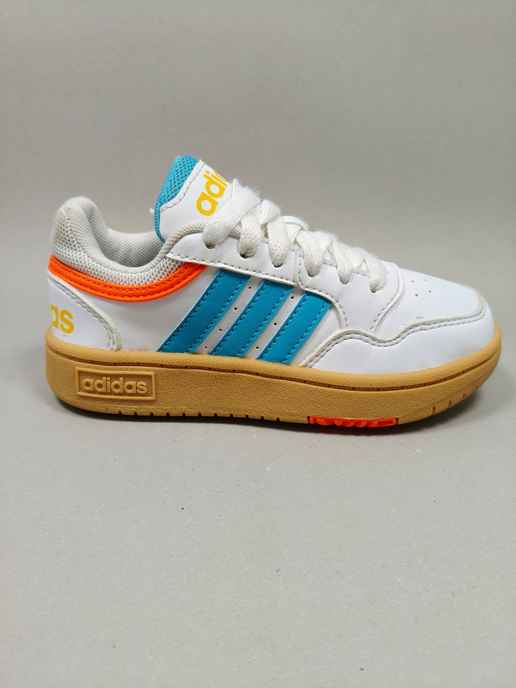 Adidas Hoops . Size : EUR  28 | Premium