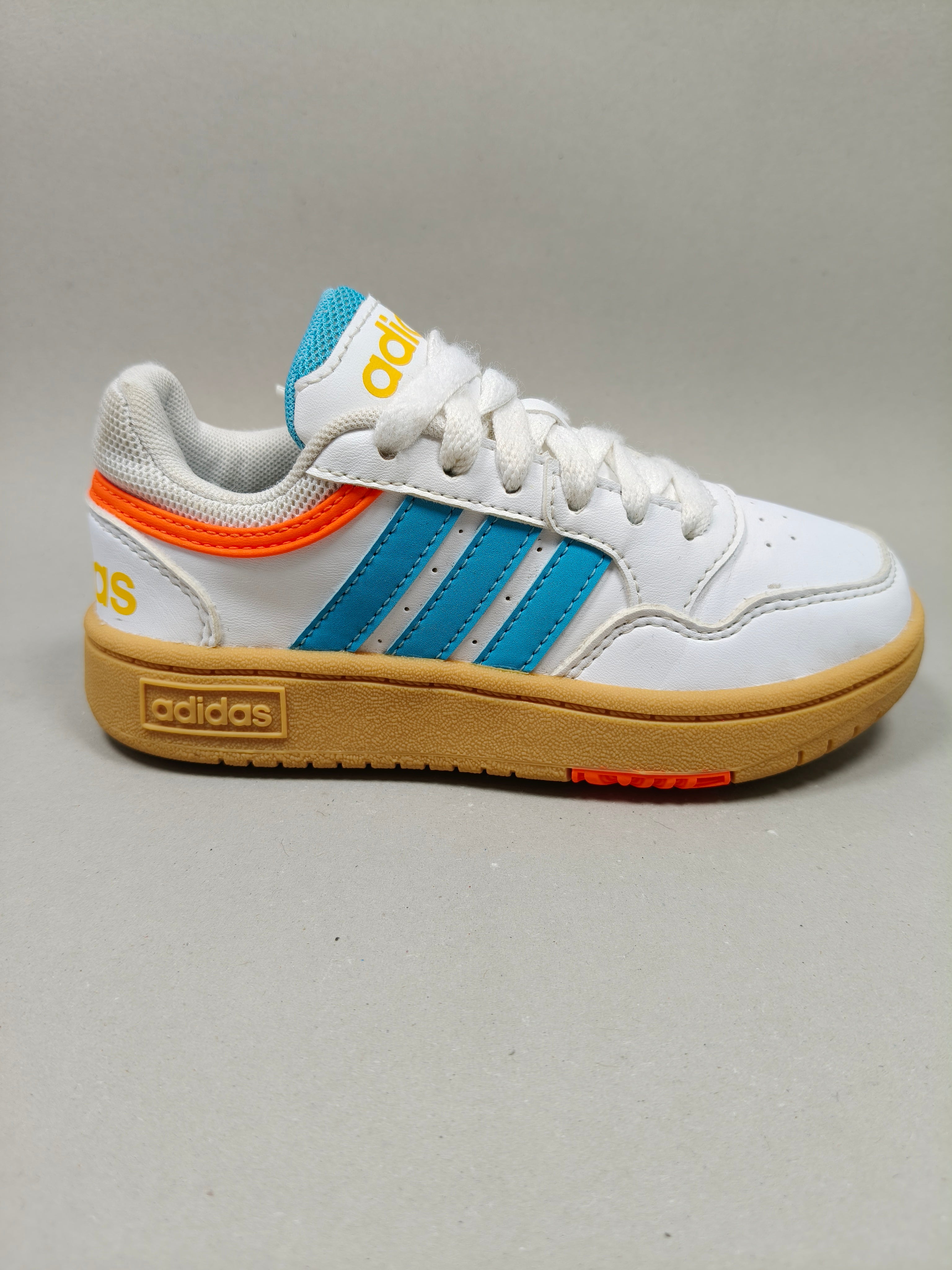 Adidas Hoops . Size : EUR  28 | Premium