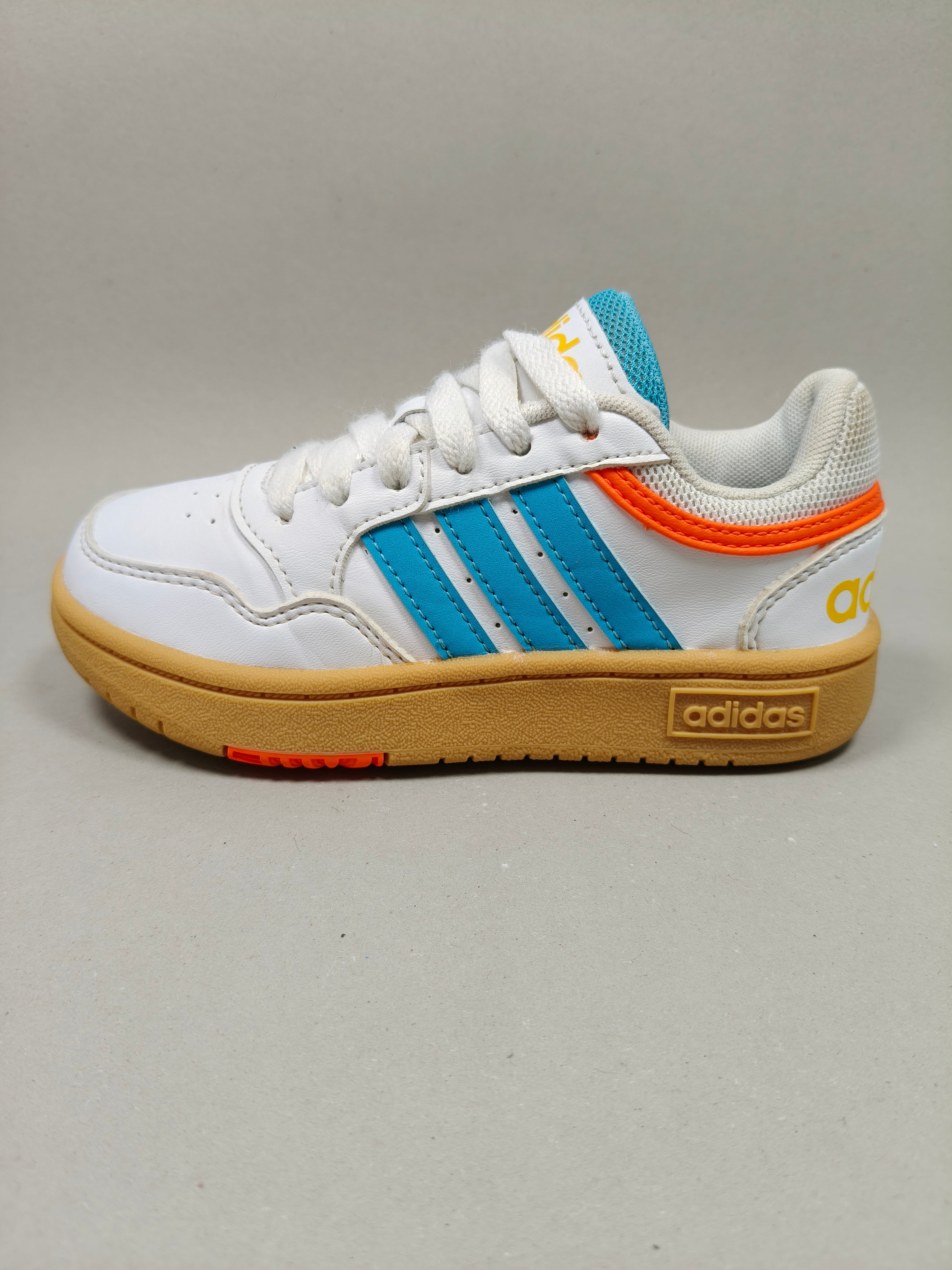 Adidas Hoops . Size : EUR  28 | Premium