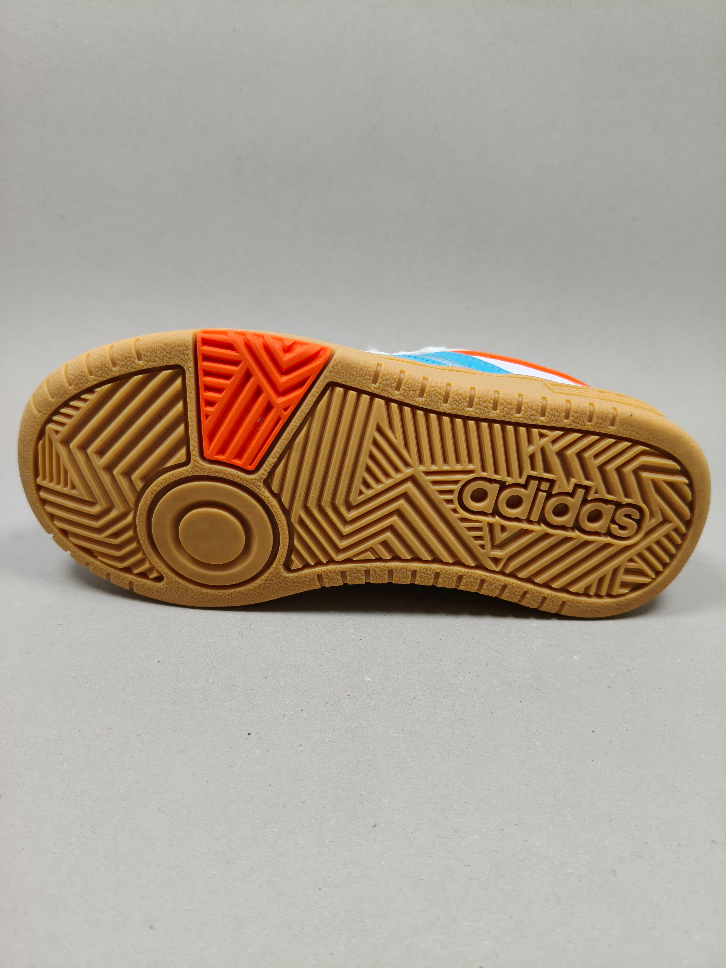 Adidas Hoops . Size : EUR  28 | Premium