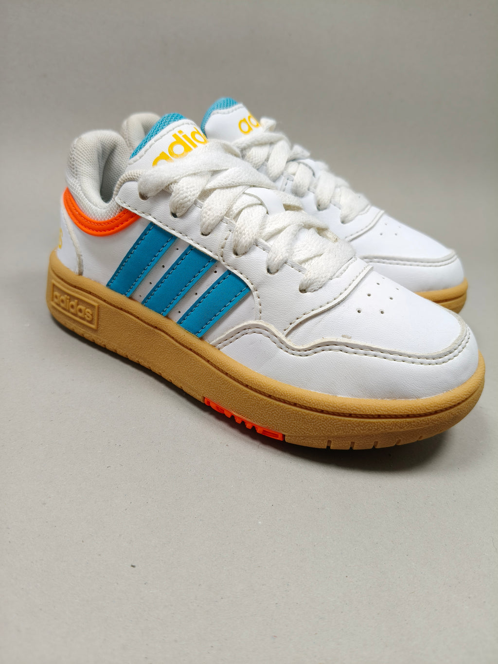 Adidas Hoops . Size : EUR  28 | Premium