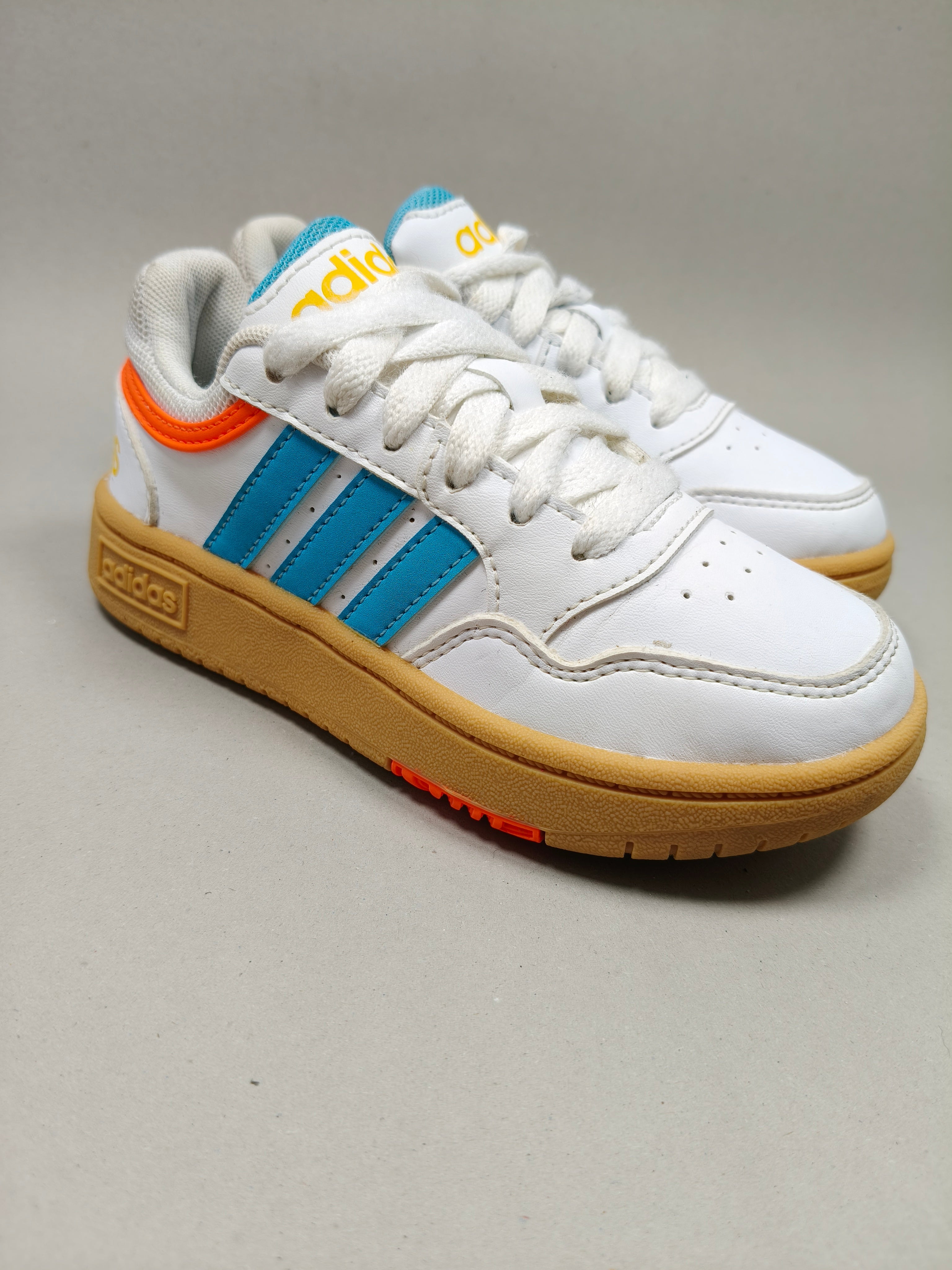 Adidas Hoops . Size : EUR  28 | Premium