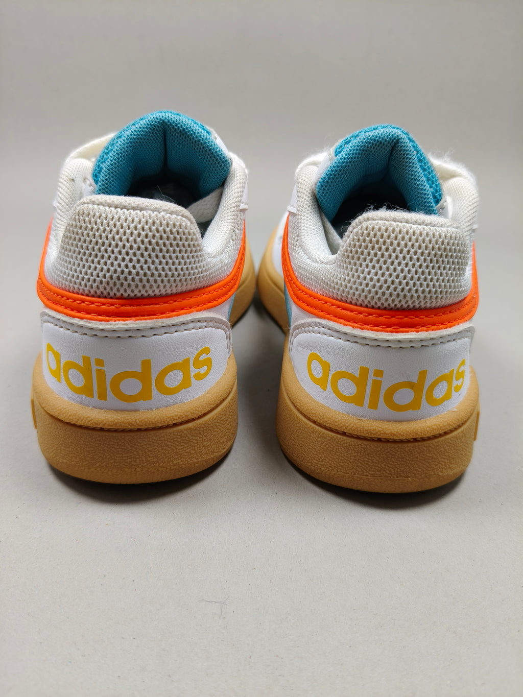 Adidas Hoops . Size : EUR  28 | Premium