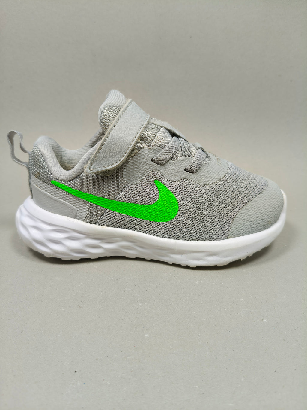 Nike Revolution 6 . Size : EUR  25 | Premium