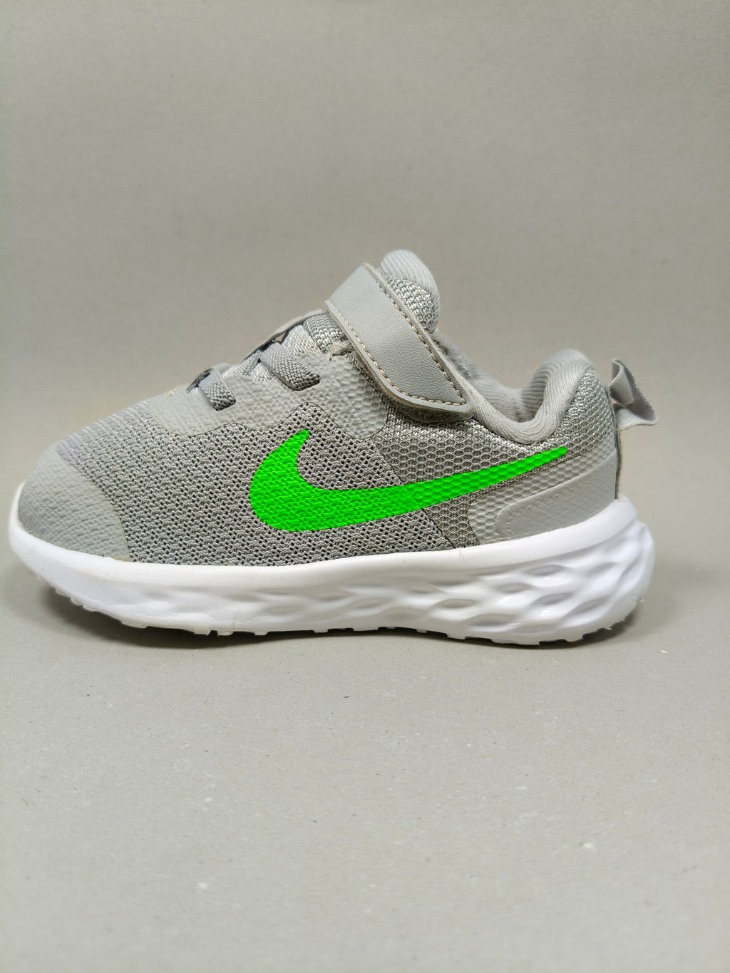 Nike Revolution 6 . Size : EUR  25 | Premium