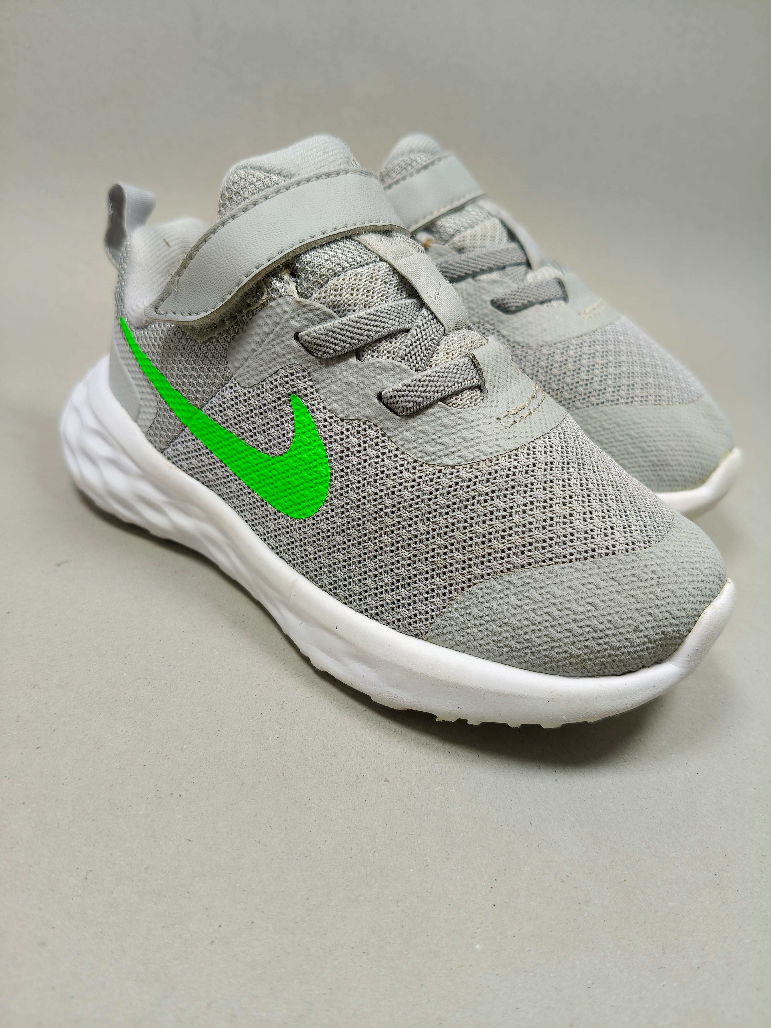 Nike Revolution 6 . Size : EUR  25 | Premium