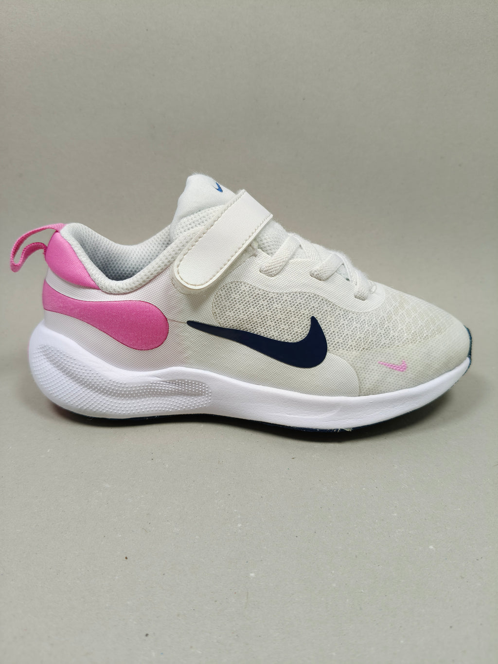 Nike Revolution 7 . Size : EUR  28 | Premium