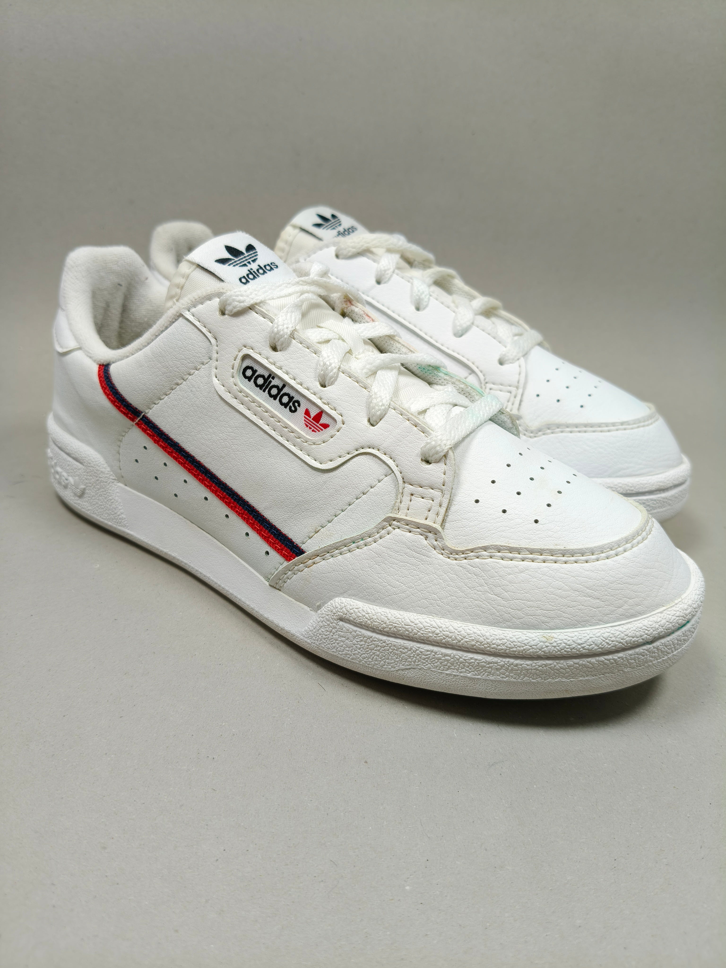 Adidas Continental . Size : EUR  35 | Premium