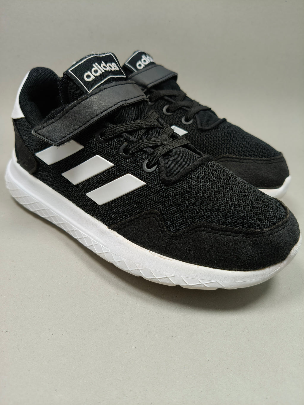 Adidas Archivo . Size : EUR 32 | Excellent