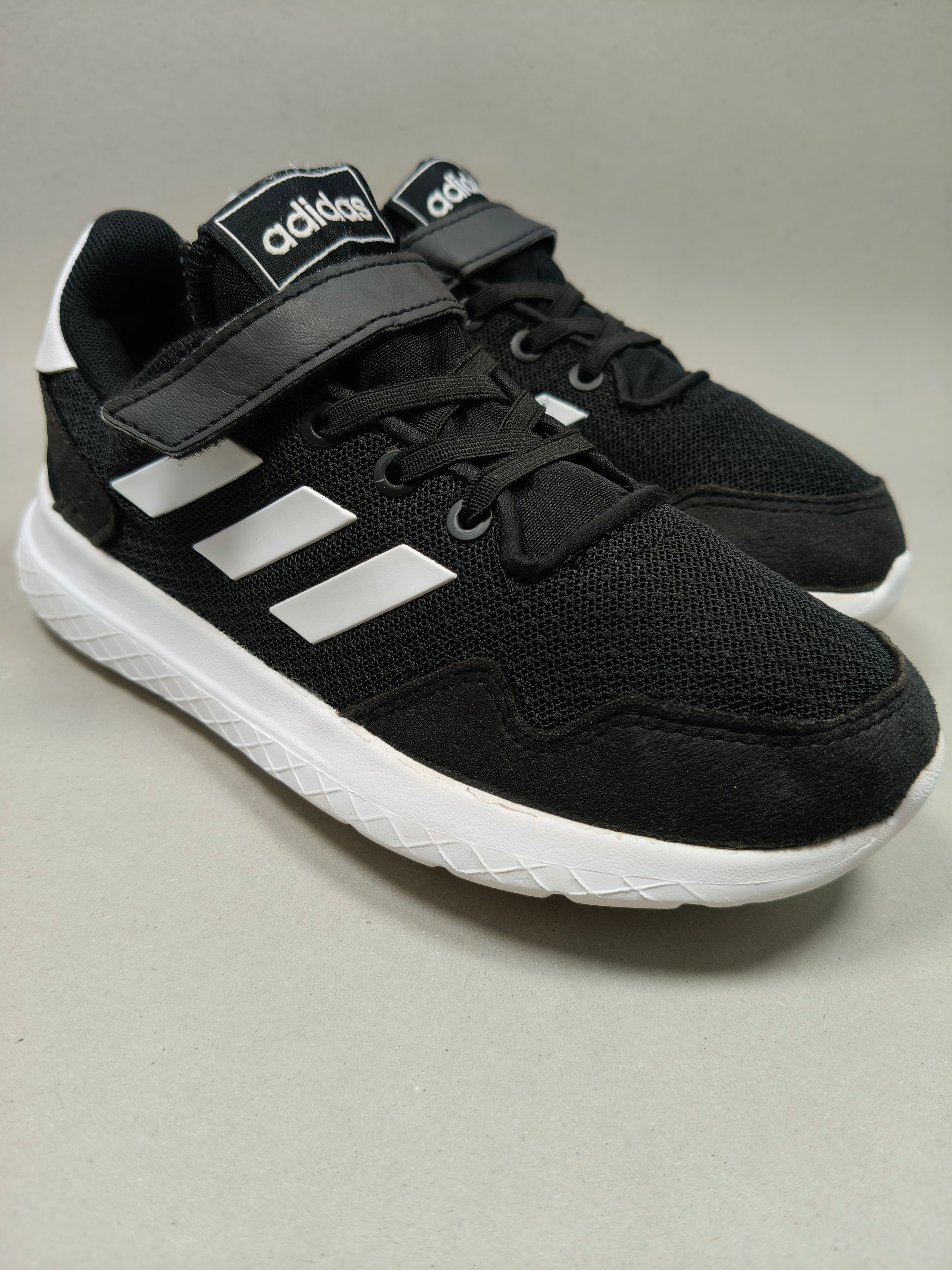 Adidas Archivo . Size : EUR 32 | Excellent