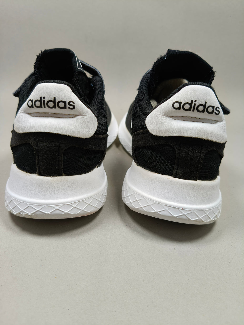 Adidas Archivo . Size : EUR 32 | Excellent