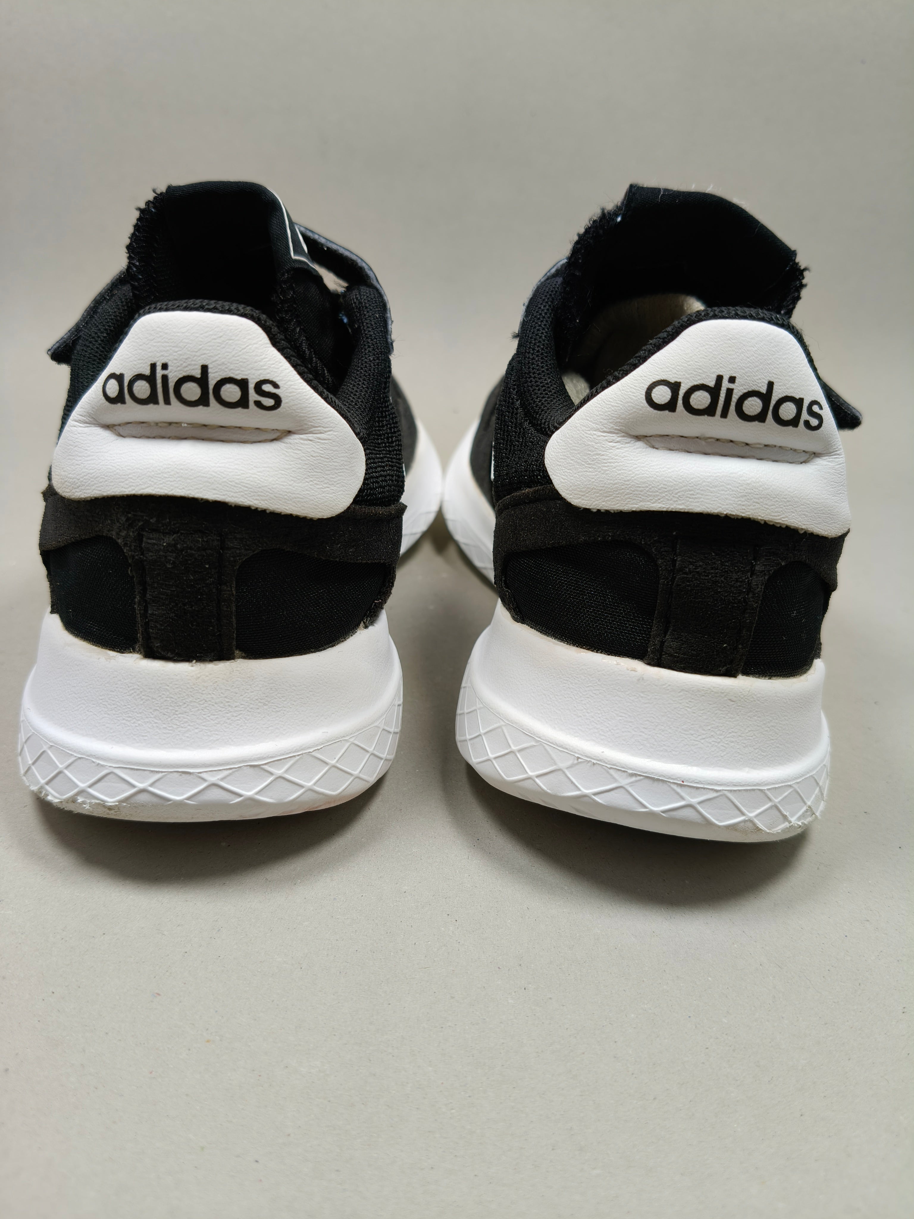 Adidas Archivo . Size : EUR 32 | Excellent