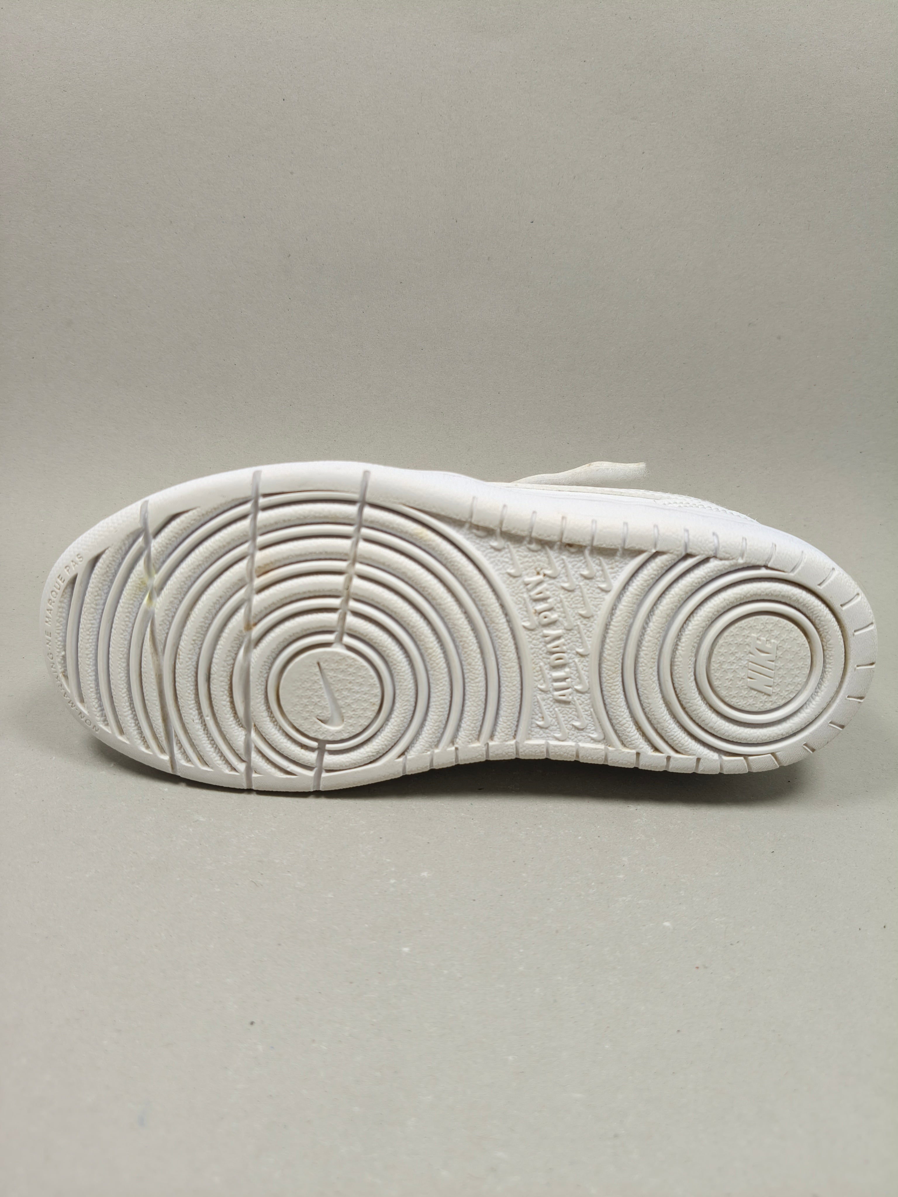 Nike Court borough low . Size : EUR  30 |  Excellent |