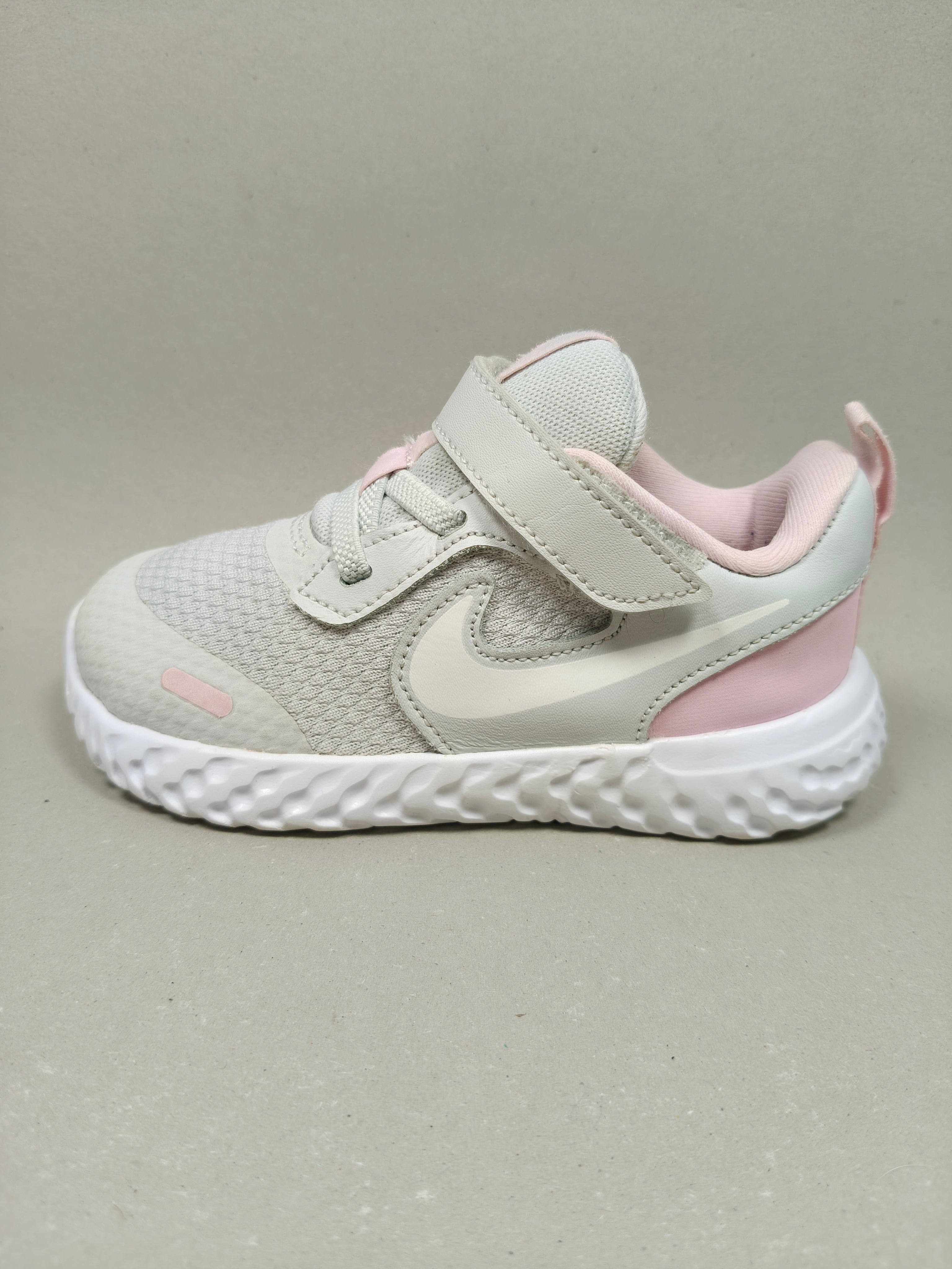 Nike Revolution 5 . Size : EUR 26 | Premium