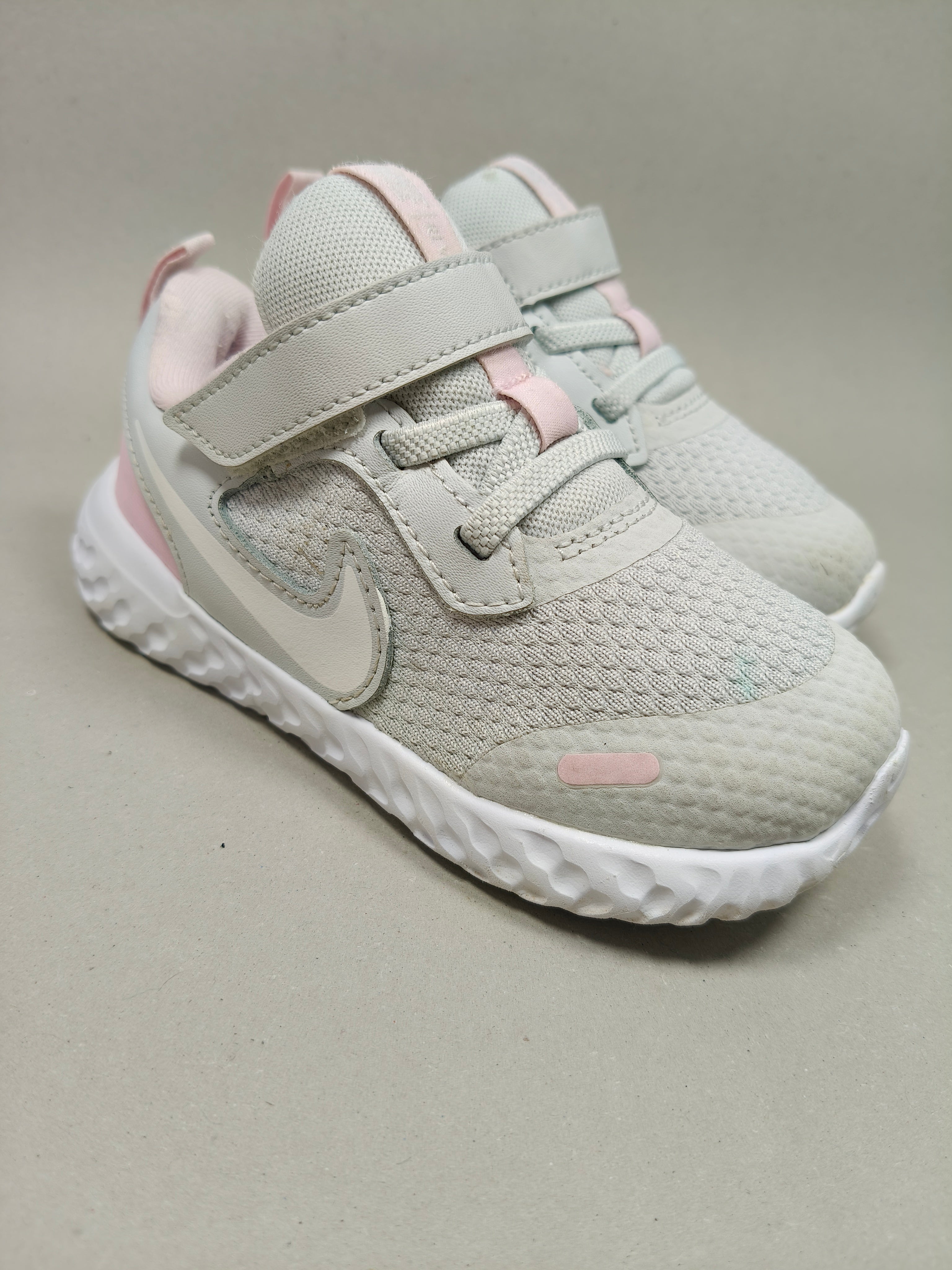 Nike Revolution 5 . Size : EUR 26 | Premium
