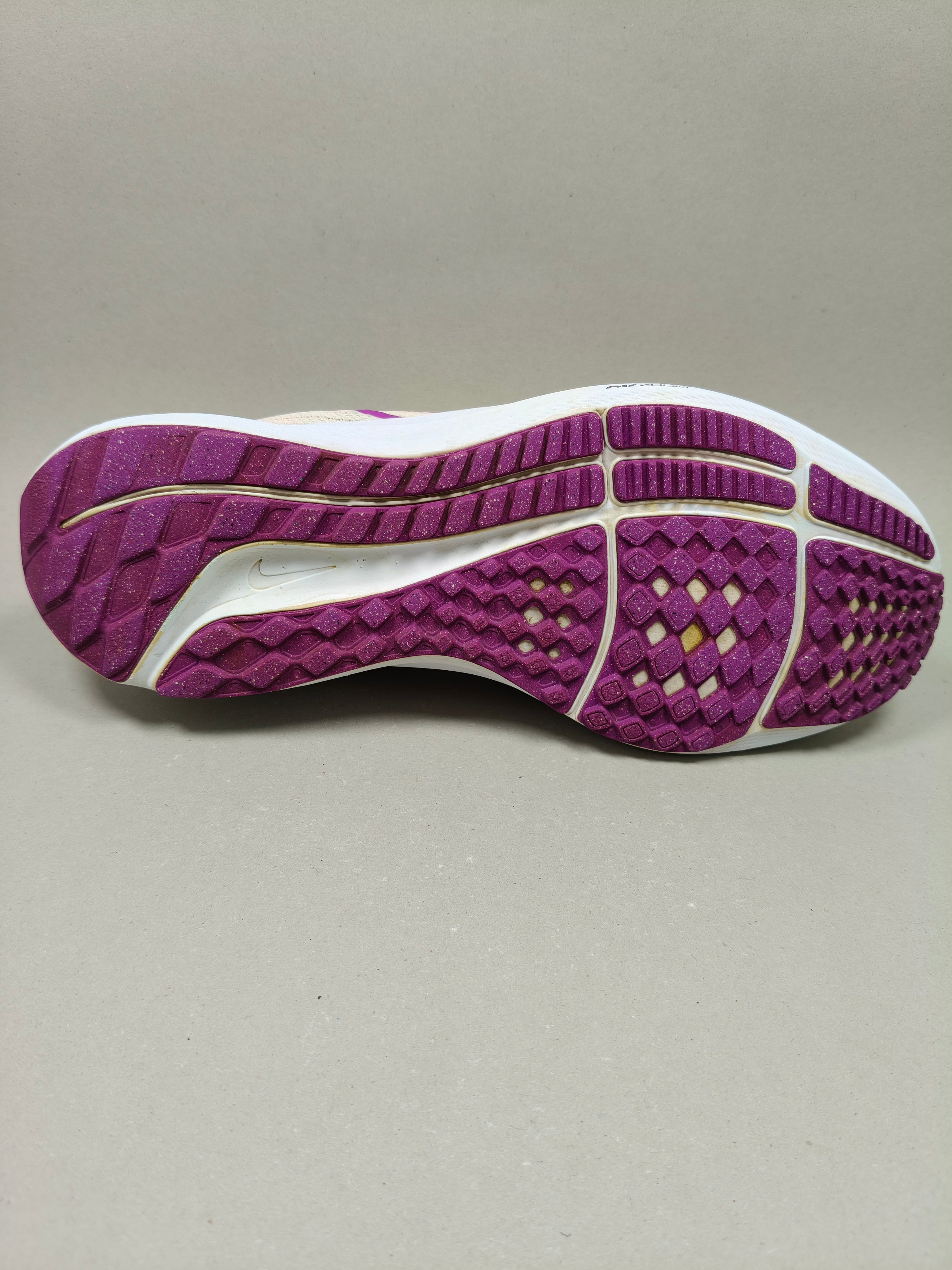 Nike Zoom Pegasus 40 . Size : EUR  38 | Premium