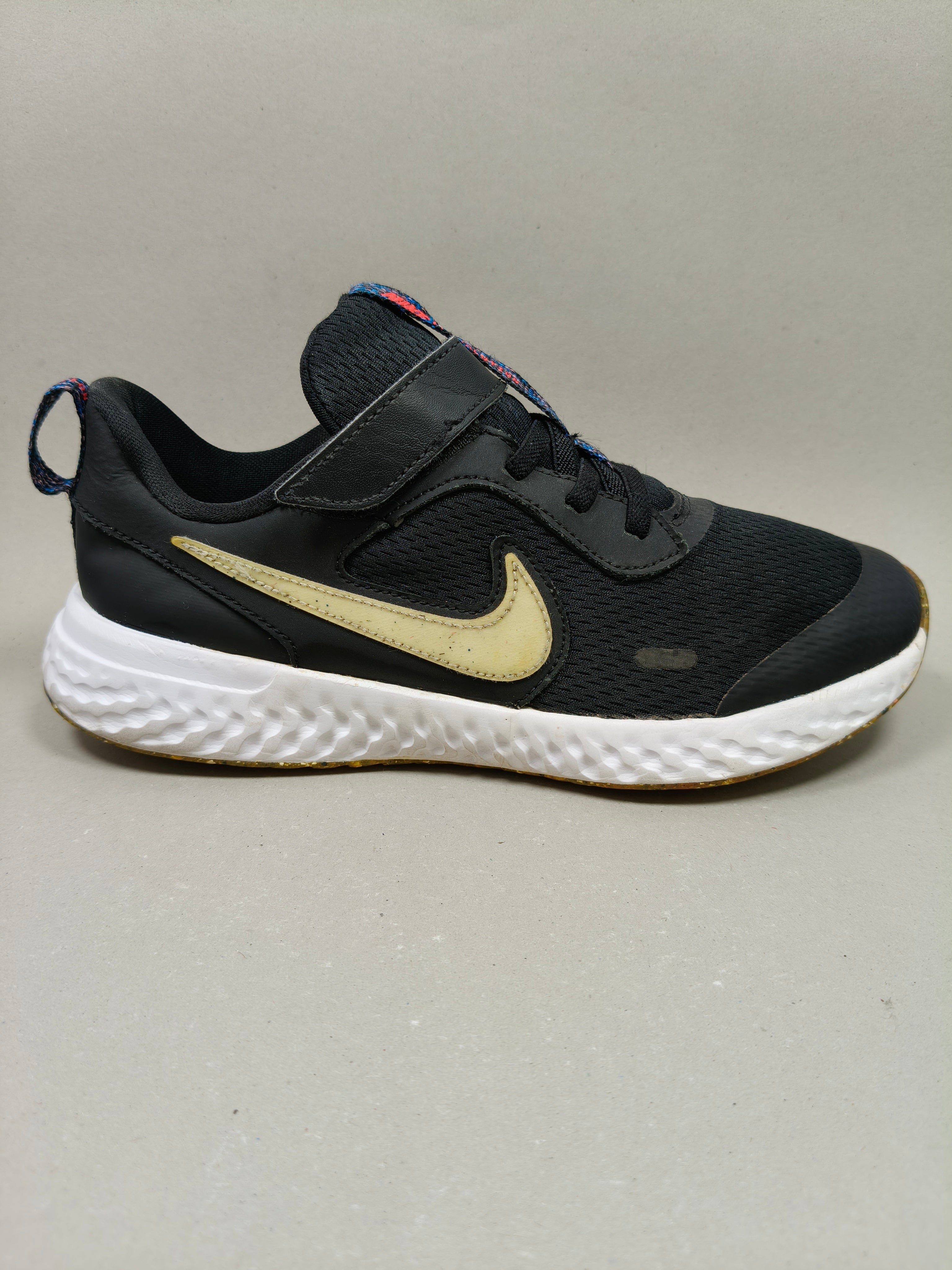 Nike Revolution . Size : EUR  35 | Excellent+