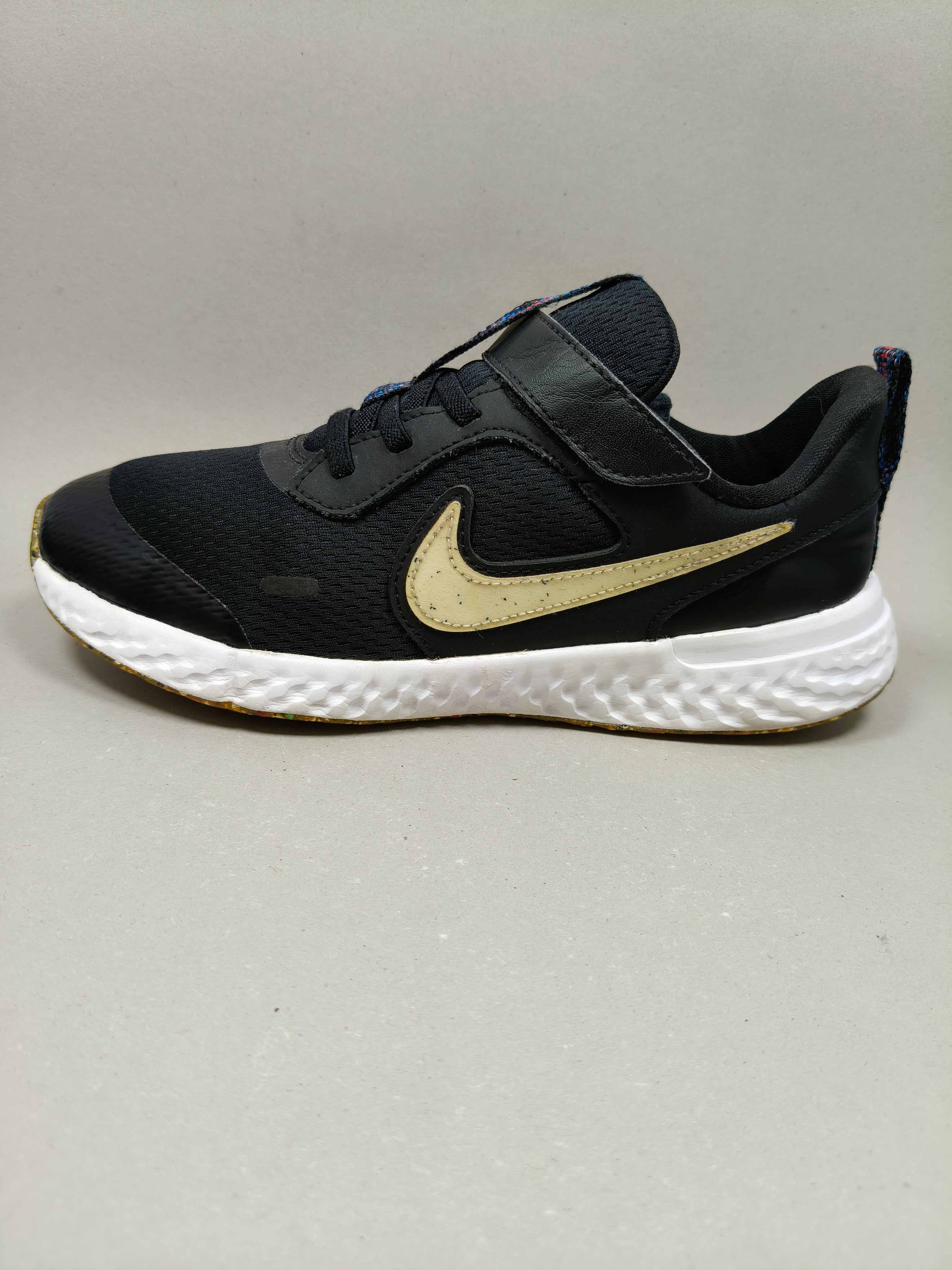 Nike Revolution . Size : EUR  35 | Excellent+
