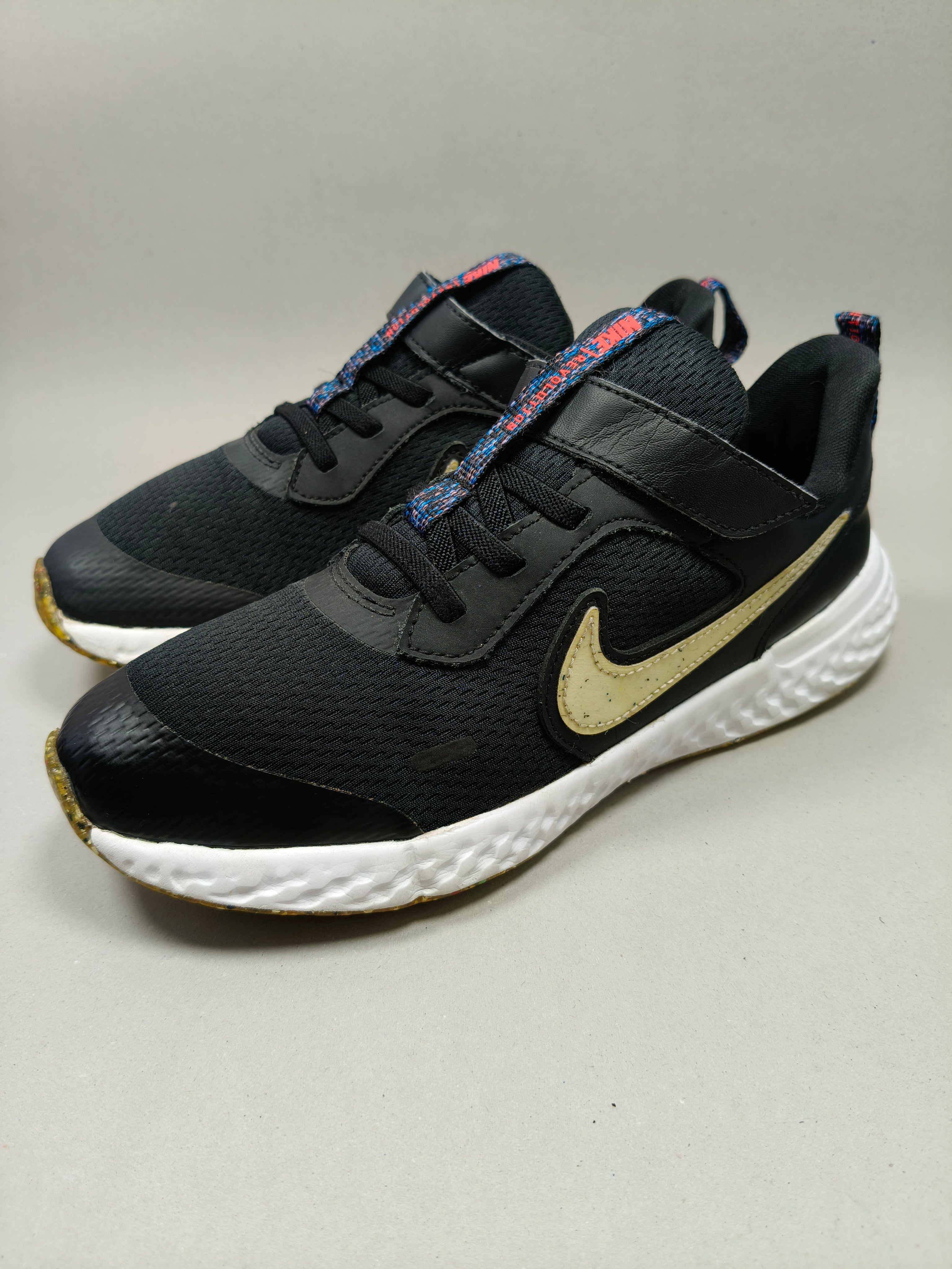 Nike Revolution . Size : EUR  35 | Excellent+