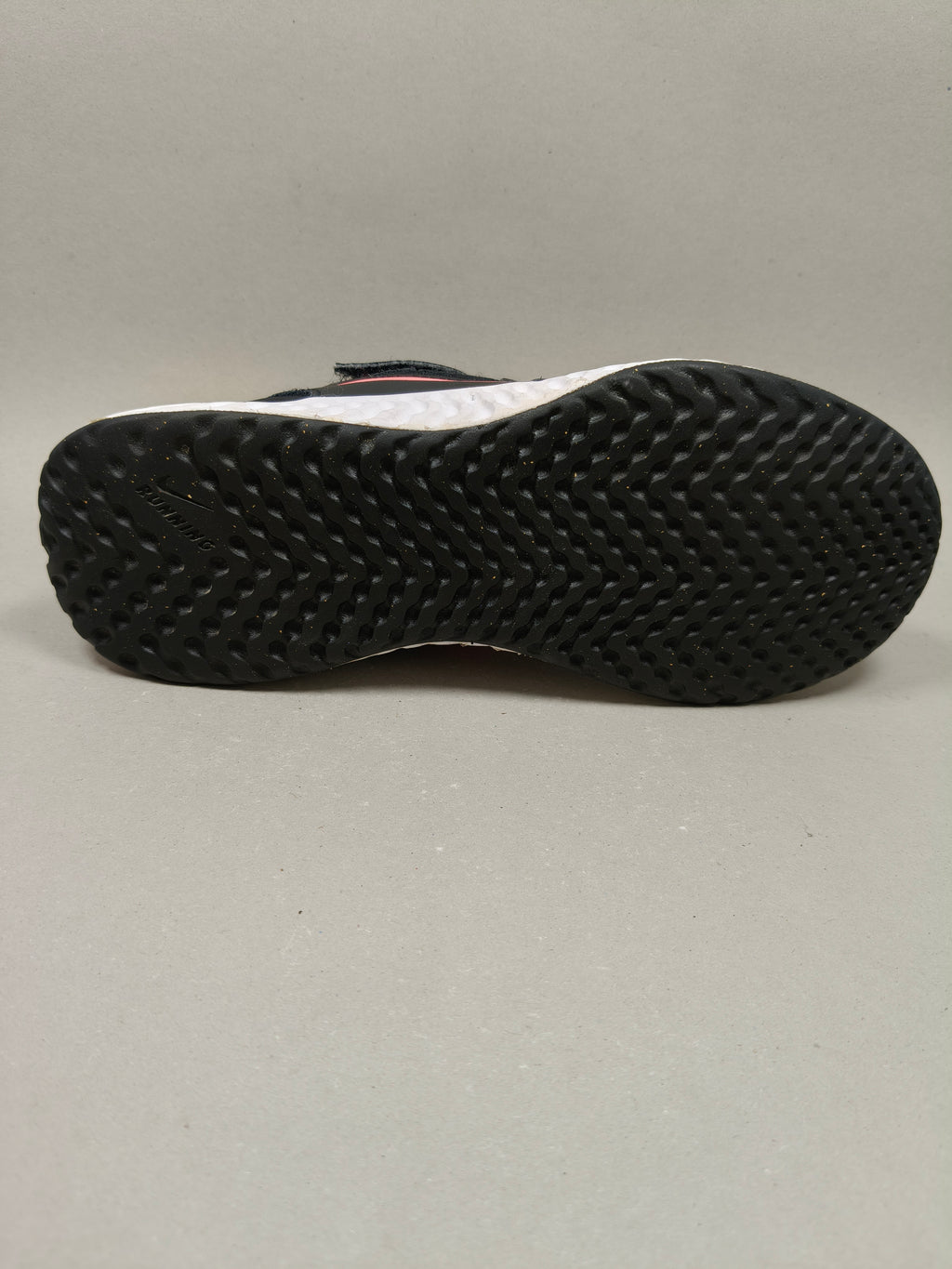 Nike Revolution . Size : EUR  35 | Excellent +