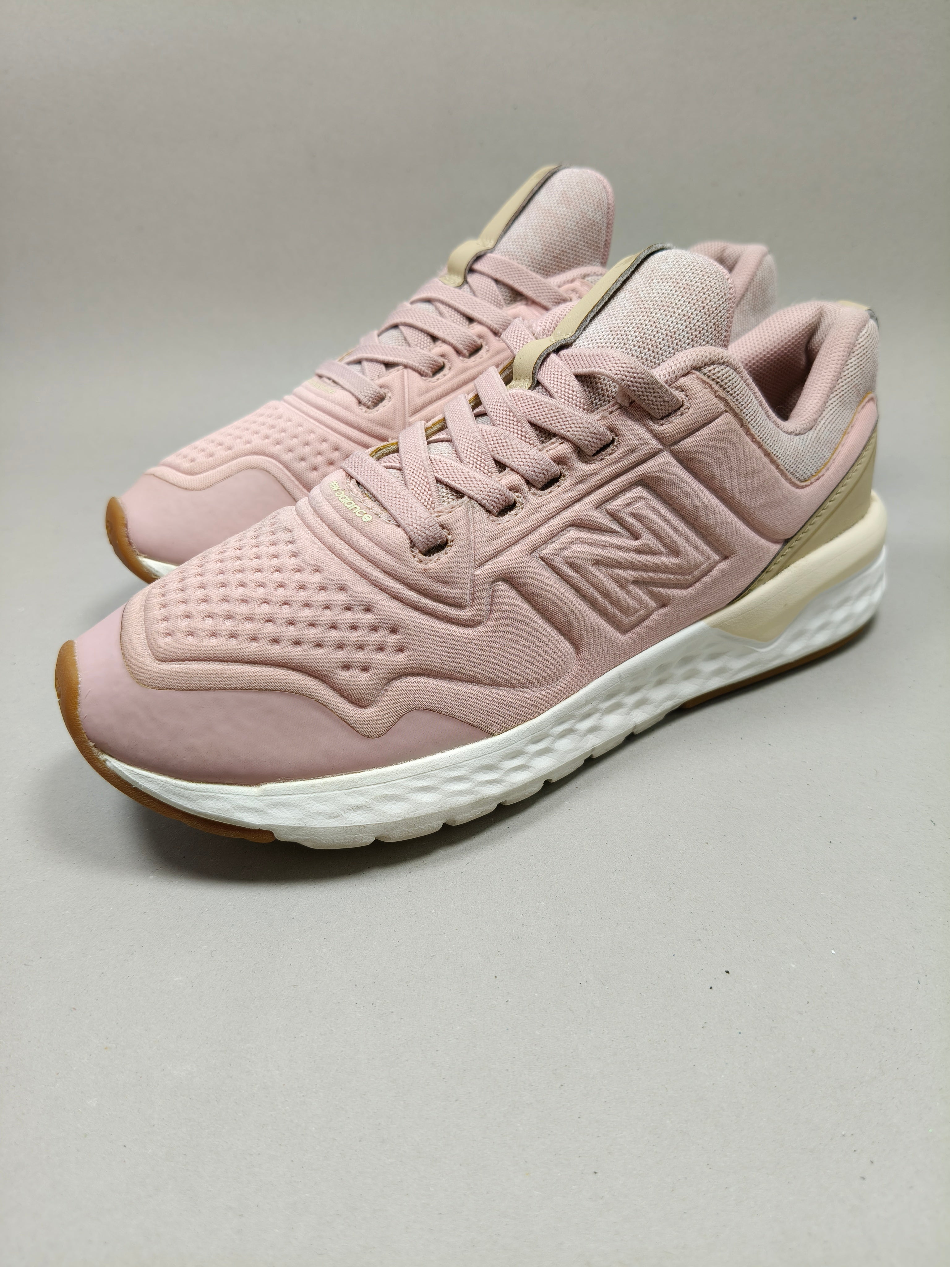 New Balance Fresh Foam . Size : EUR  35 | Premium