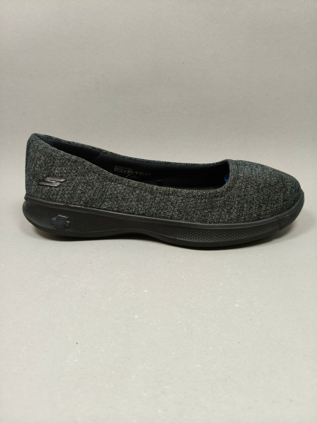 Skechers Go Step . Size : EUR  35 | Premium+