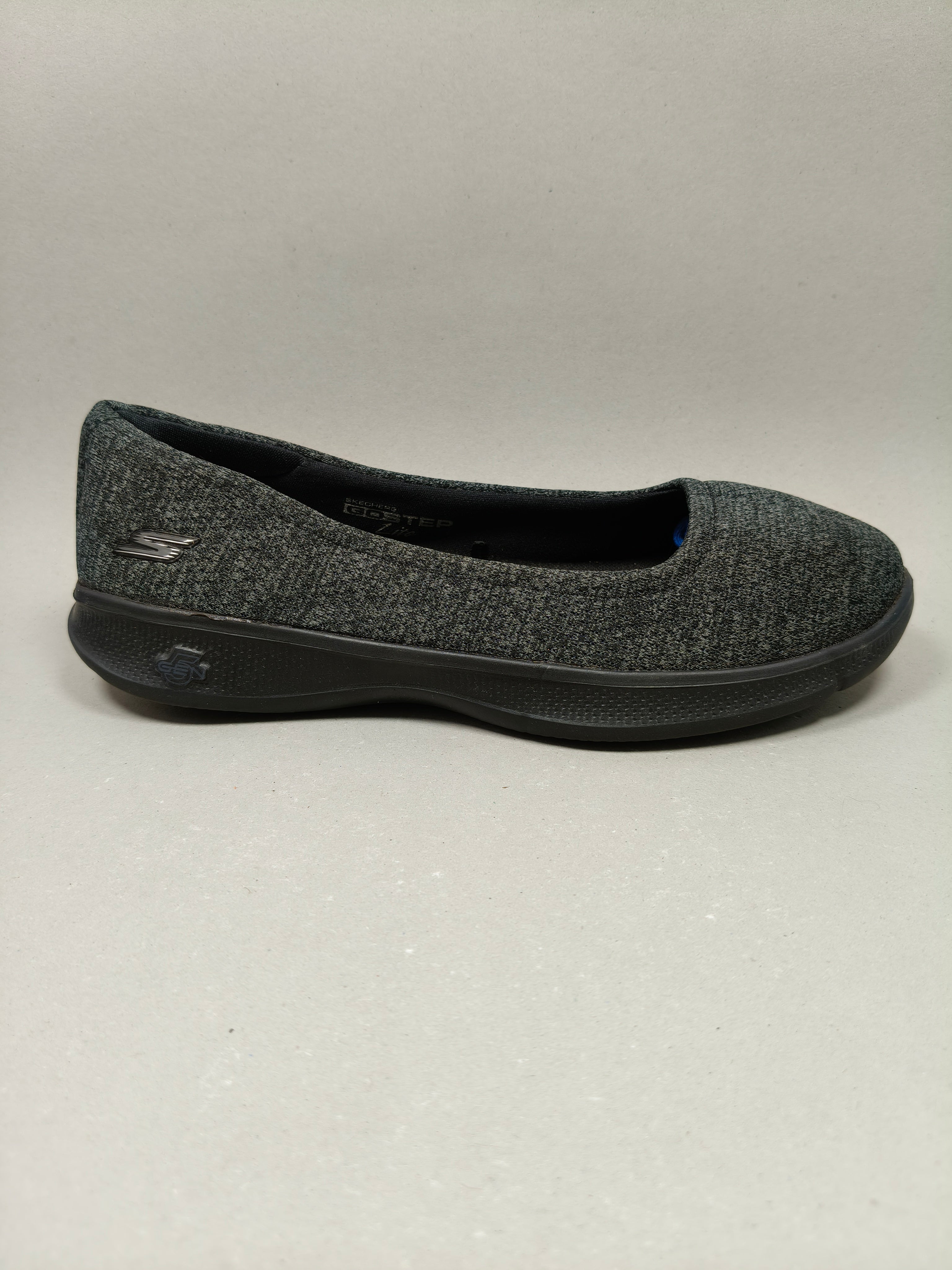Skechers Go Step . Size : EUR  35 | Premium+