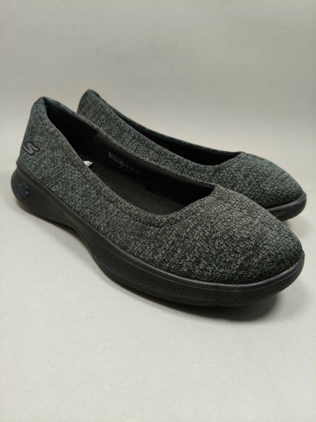 Skechers Go Step . Size : EUR  35 | Premium+