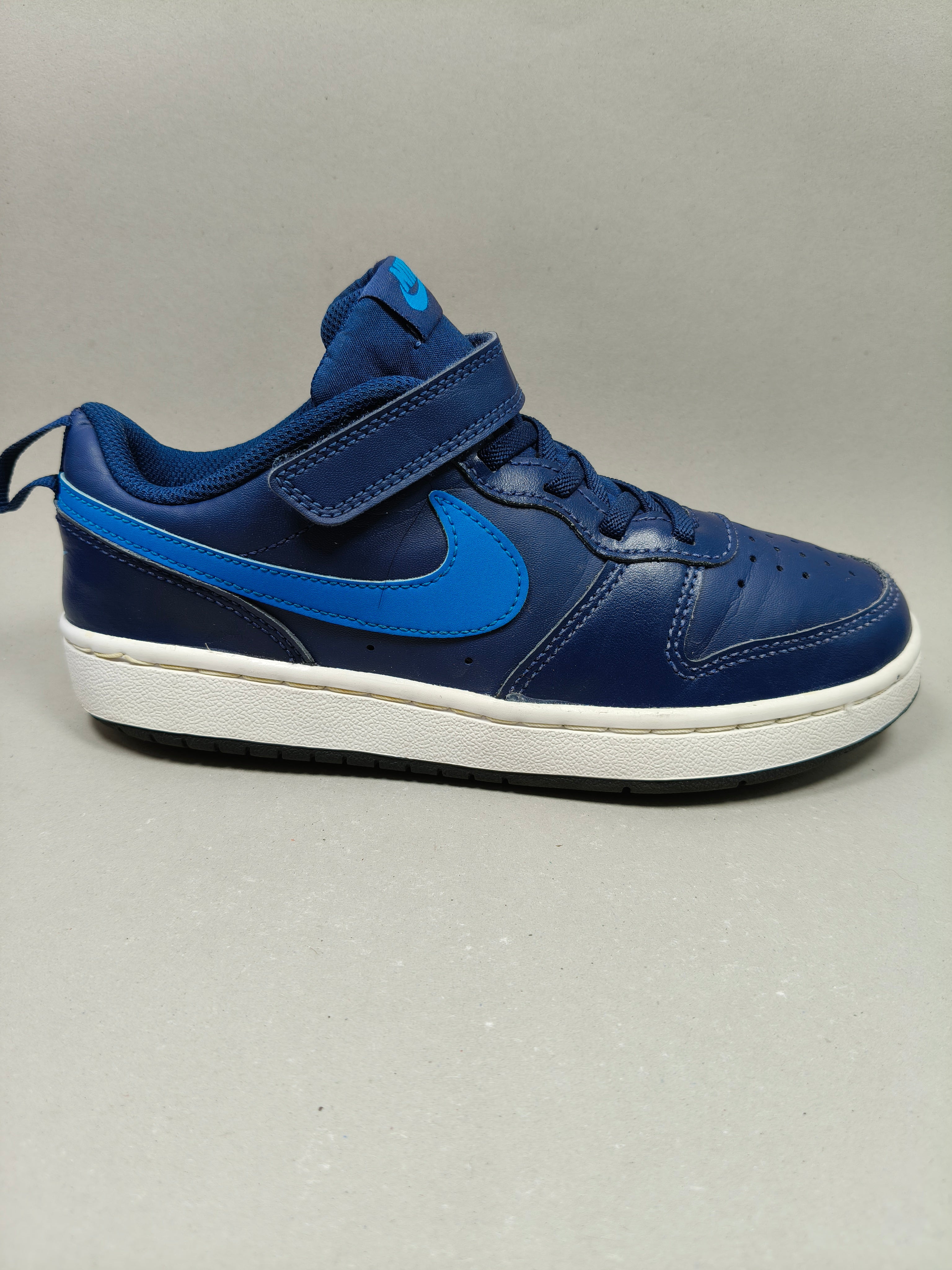Nike Court Borough  . Size : EUR  35 | Excellent+