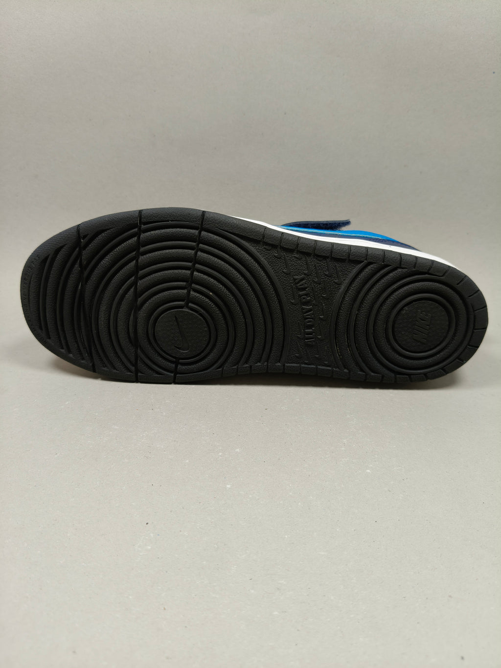 Nike Court Borough  . Size : EUR  35 | Excellent+