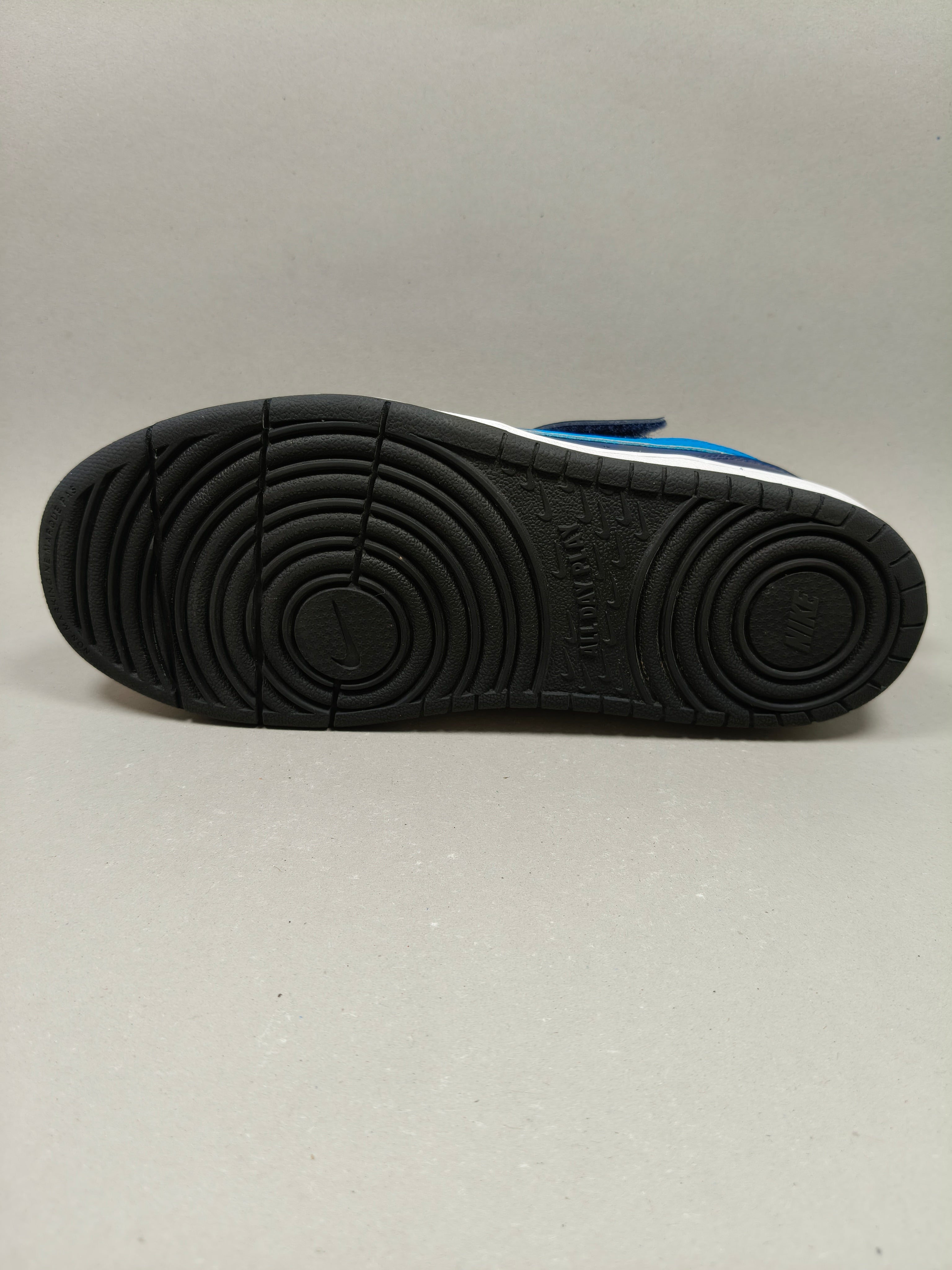 Nike Court Borough  . Size : EUR  35 | Excellent+