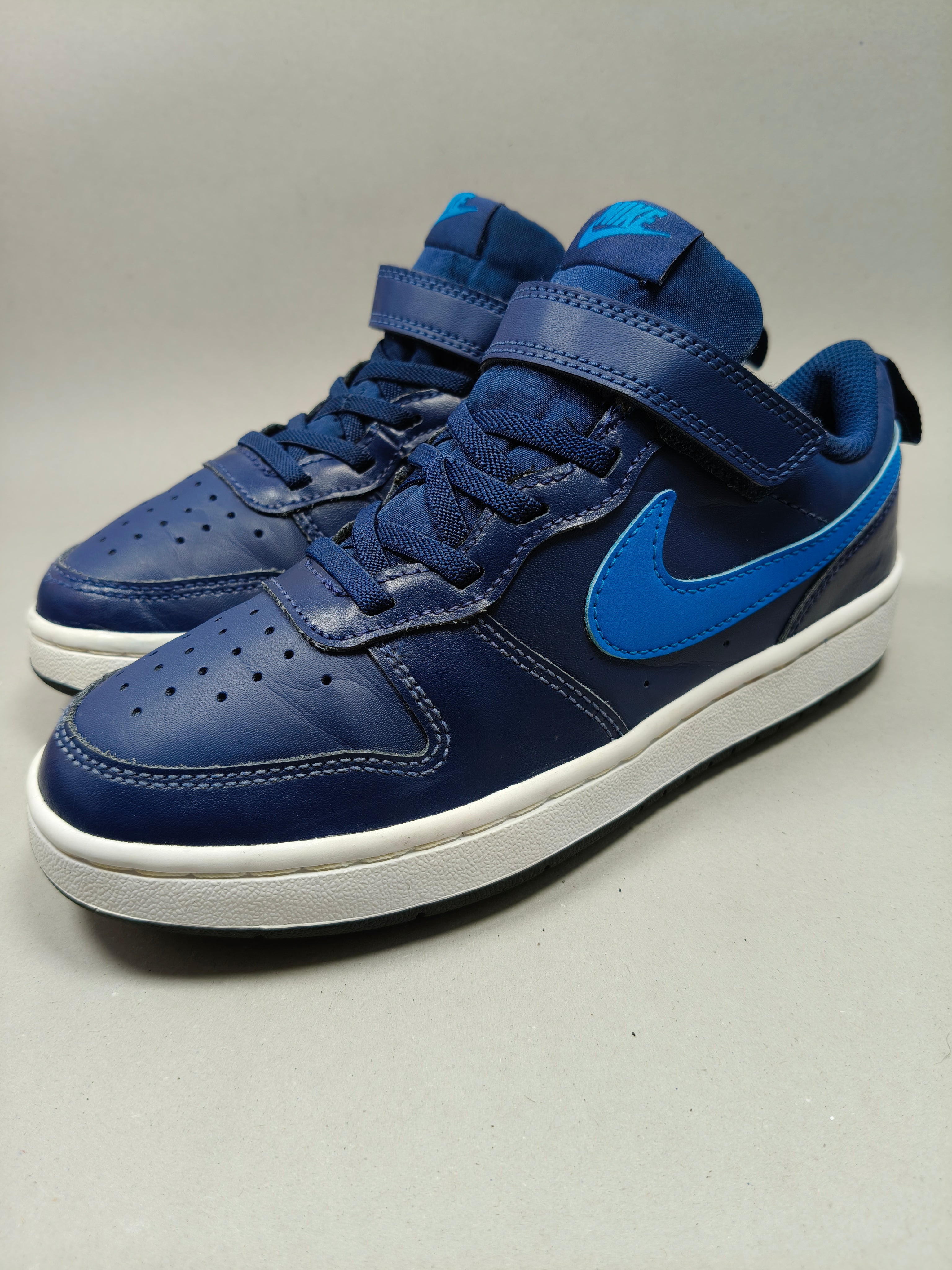 Nike Court Borough  . Size : EUR  35 | Excellent+