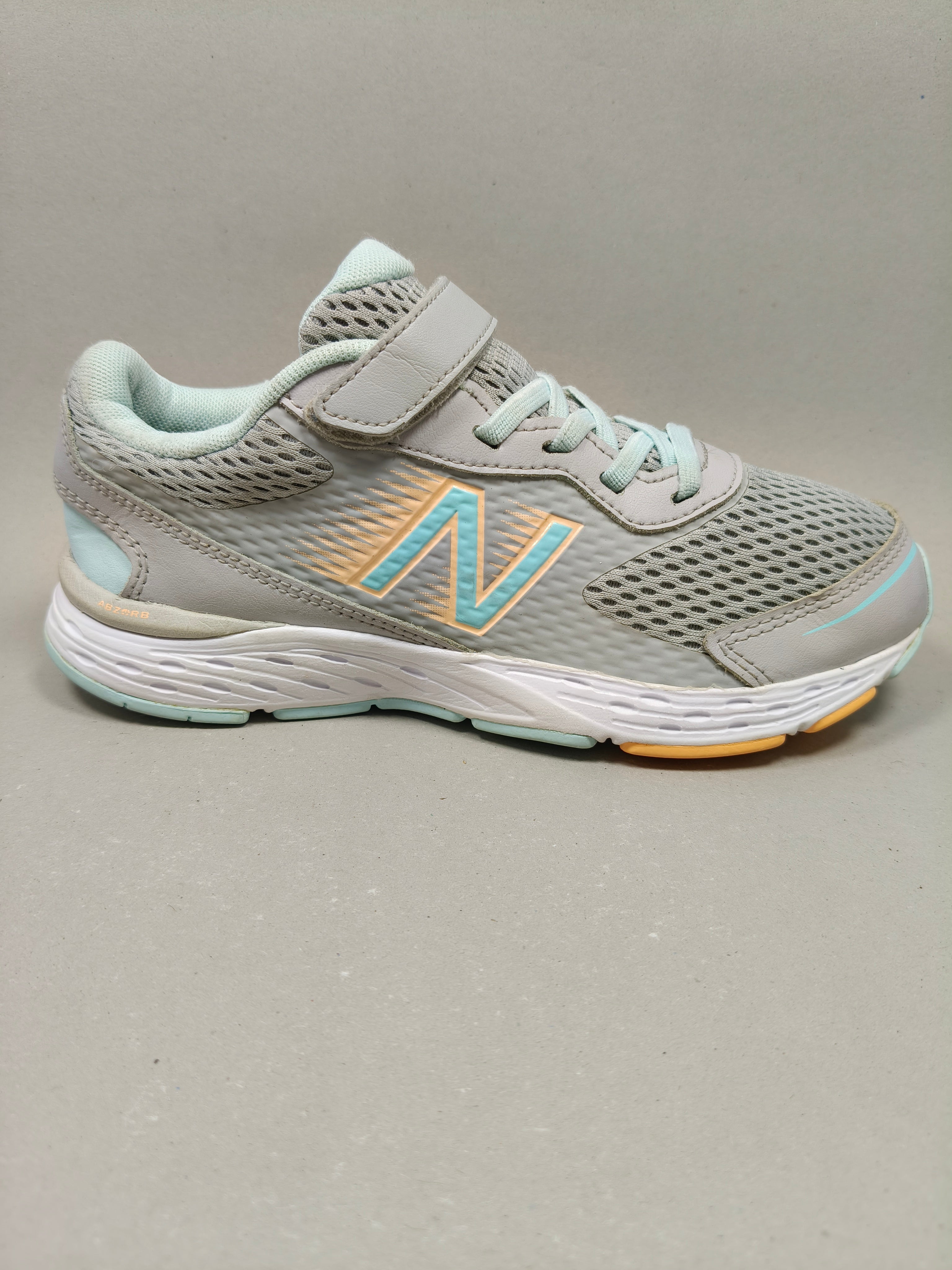 New Balance 680  . Size : EUR  35 | Excellent+