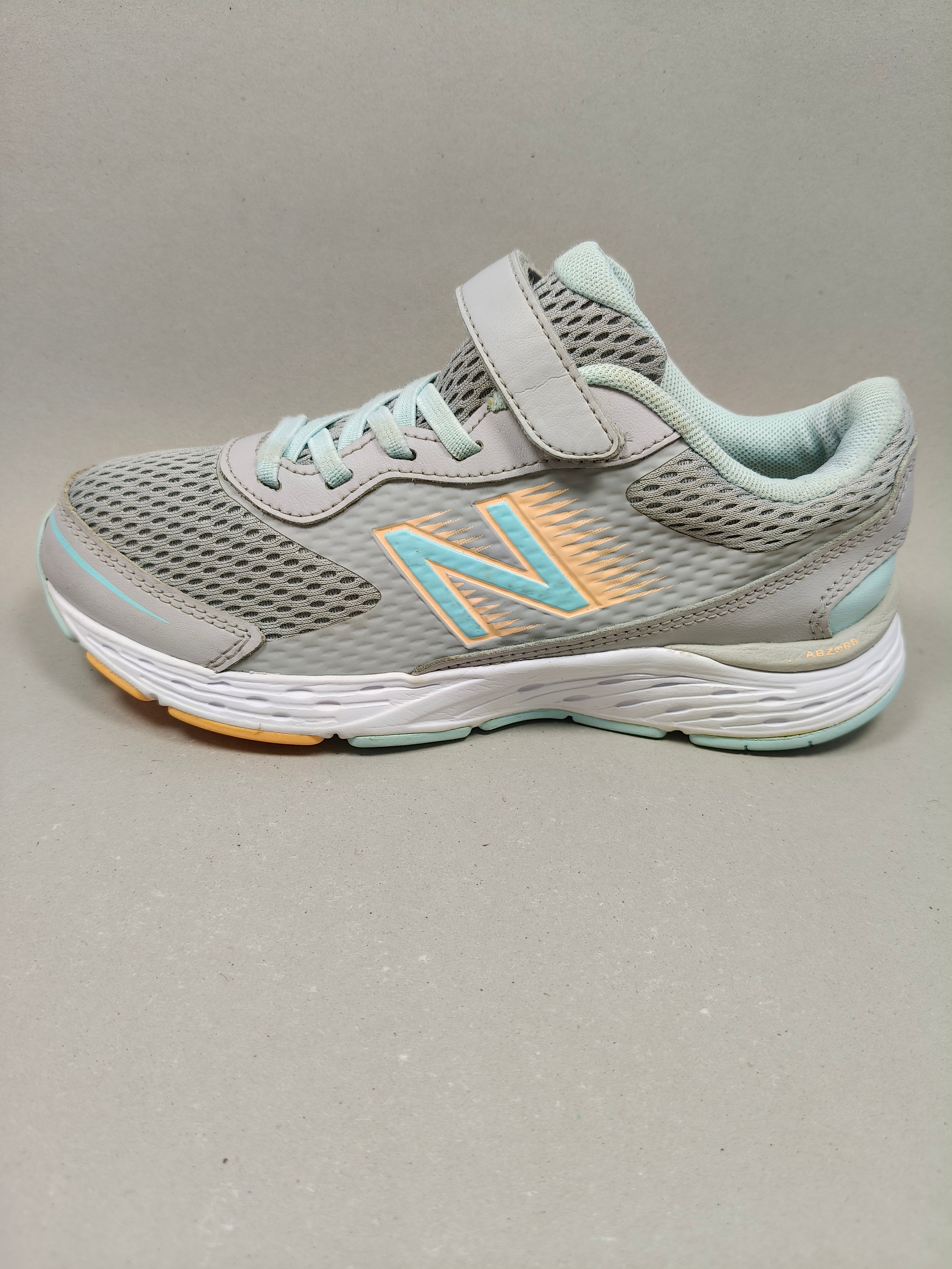 New Balance 680  . Size : EUR  35 | Excellent+