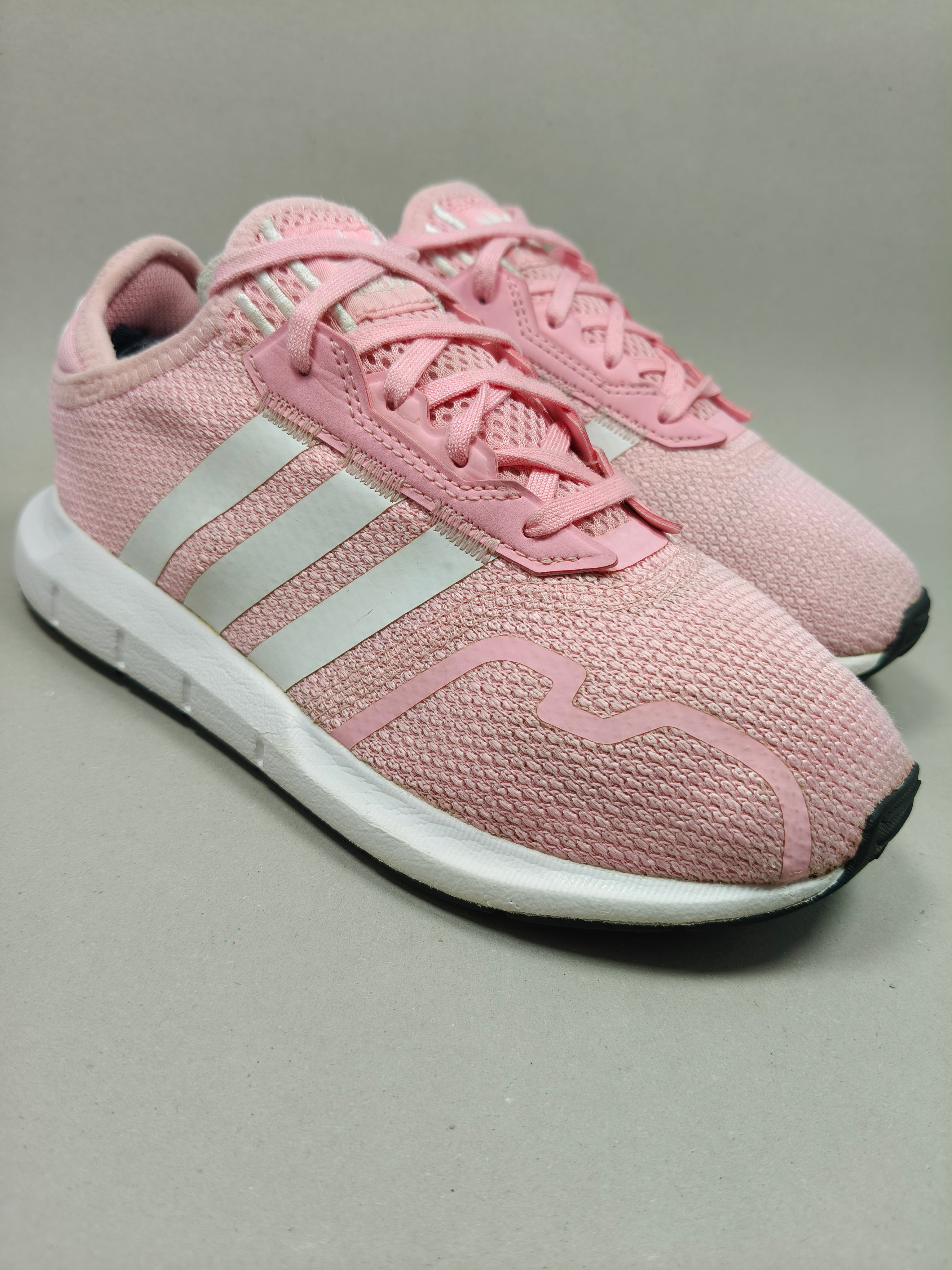 Adidas Swift Run . Size : EUR  35 | Excellent+